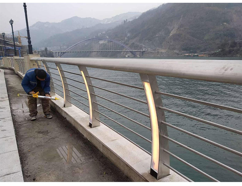 桥梁护栏河道景观304不锈钢桥梁护栏 河道大桥防撞复合管防护栏杆