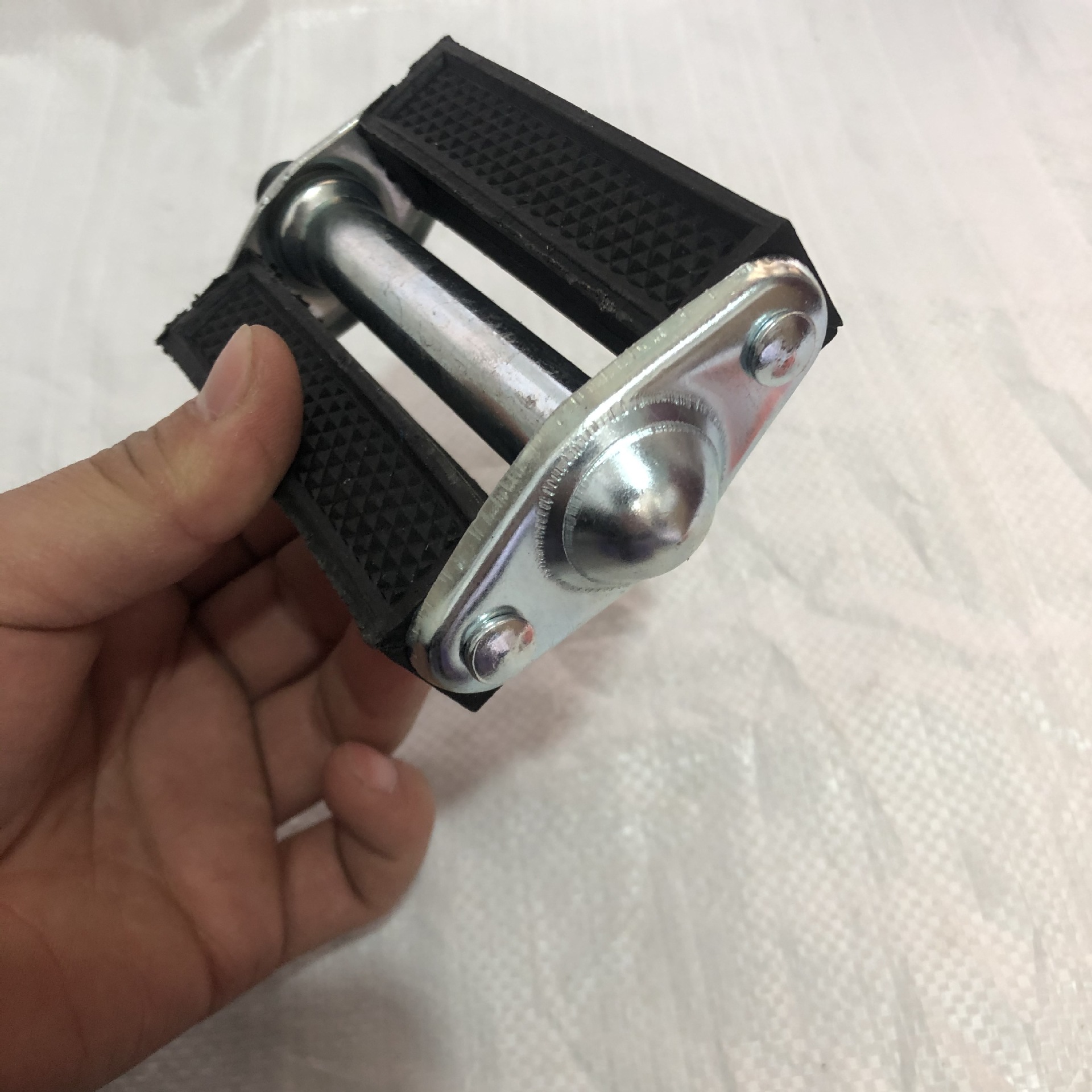 批发自行车脚蹬 老式28大杠自行车车胶皮脚踏人力24/26三轮车脚蹬