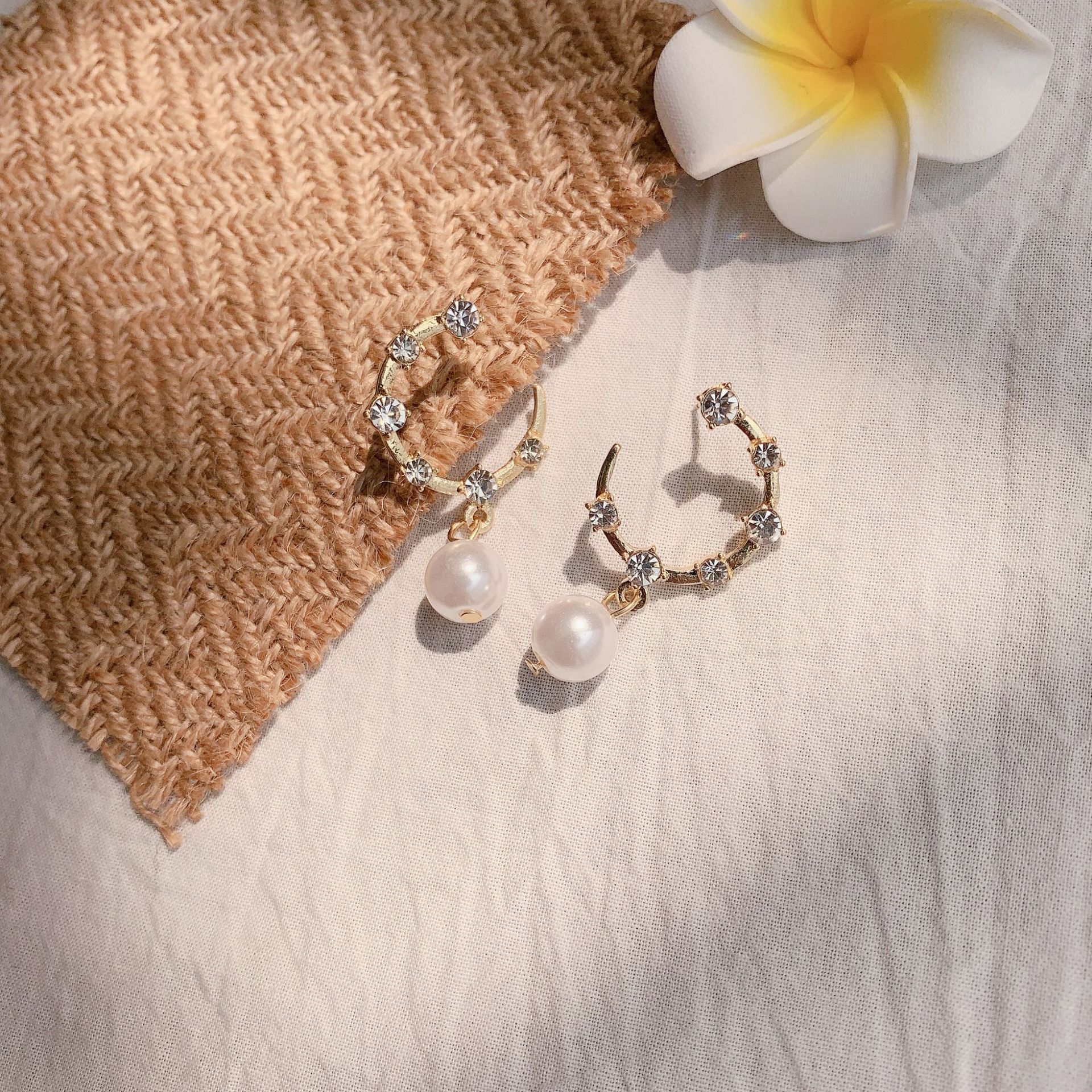 s925银针不对称月亮耳环女新款潮流网红气质女韩国耳饰品一件代发