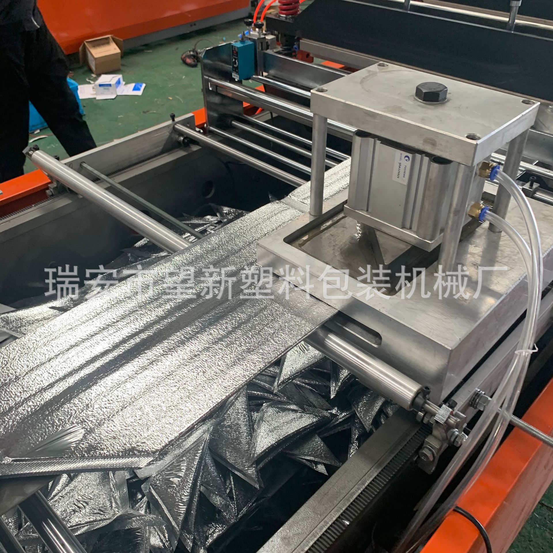 方底保温袋生产机器 外卖包装保温袋生产机器