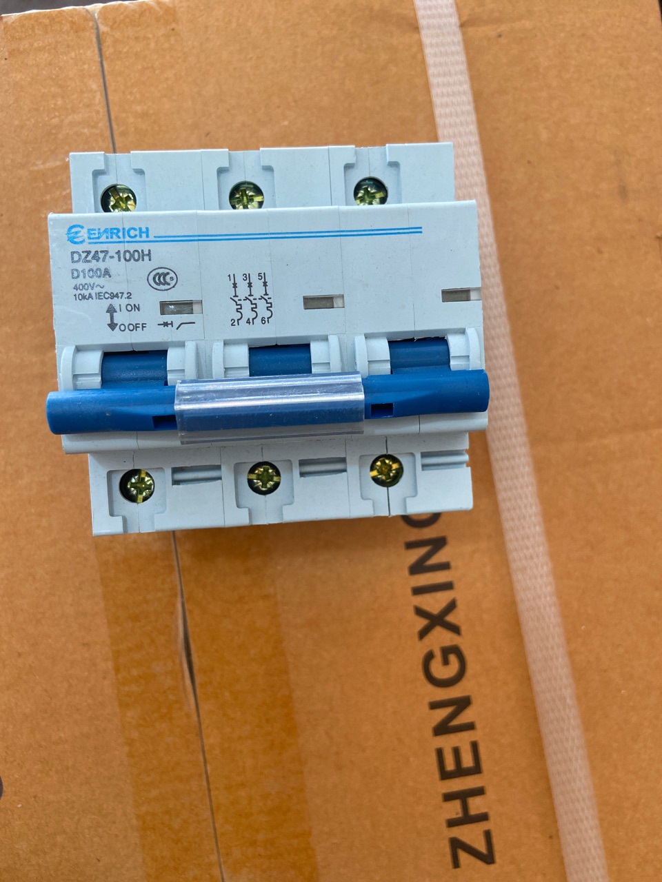 超大功率断路器3p100a断路器空气开关ea9系列380v三相3p100a空开