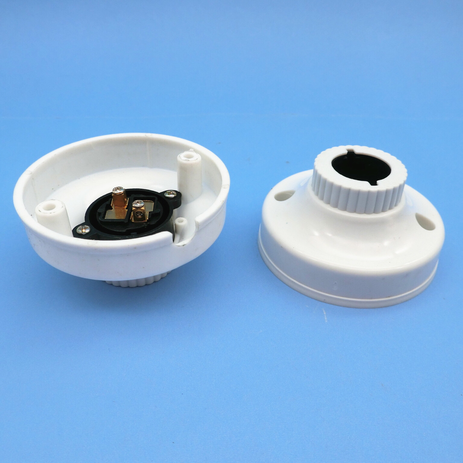 8公分底圆形e27卡口平灯座80mm塑料灯头led平灯座白色灯座