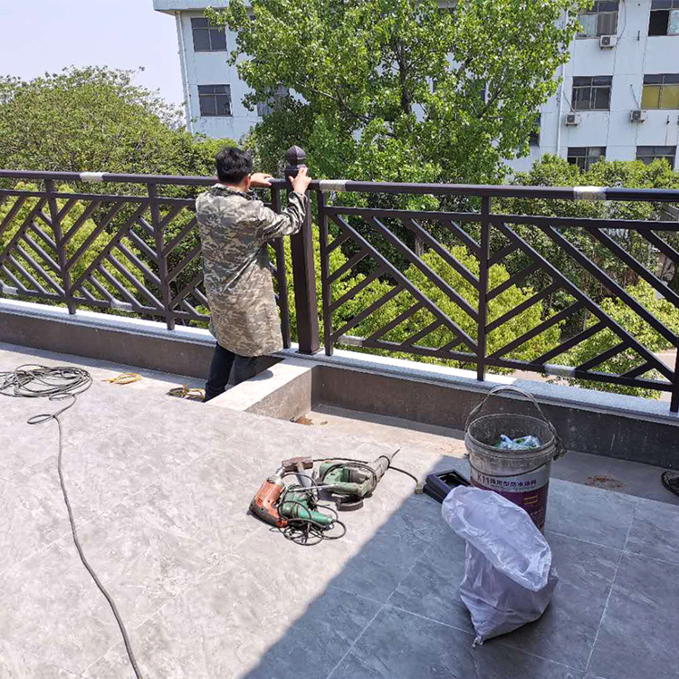 金华厂家定制中式阳台栏杆室外铝合金护栏屋顶铝栏杆中式