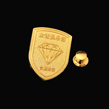 工厂开模设计盾形俱乐部会员专属高级胸针 合金电镀真金徽章批发