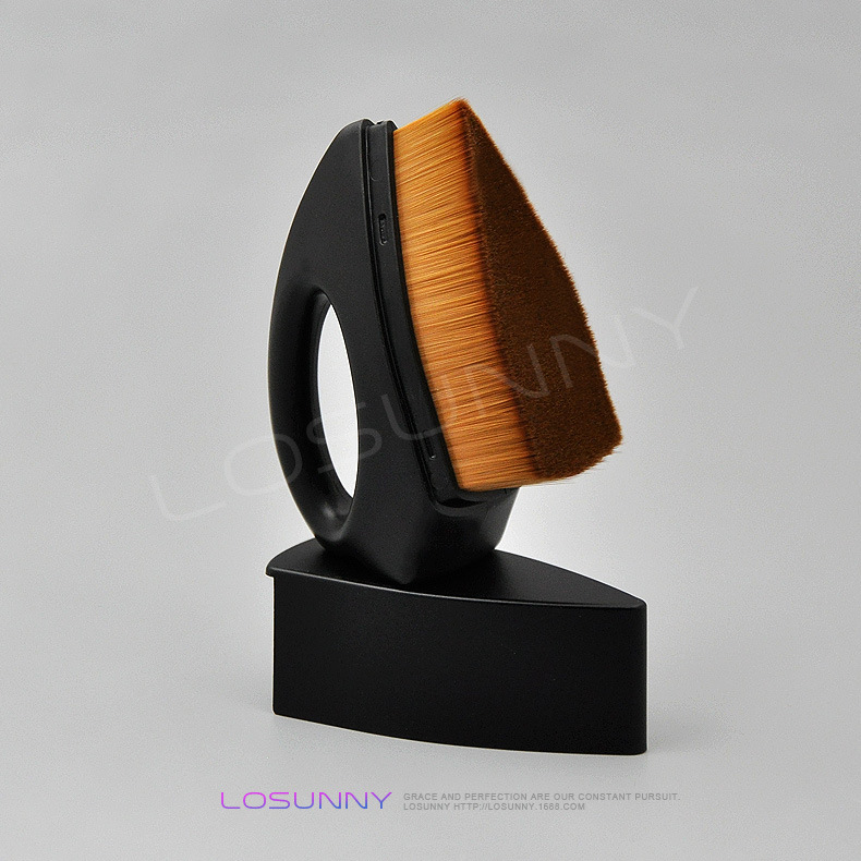 新款熨斗魔术粉底刷花瓣无痕化妆刷 便携款单支带收纳盖子不吃粉