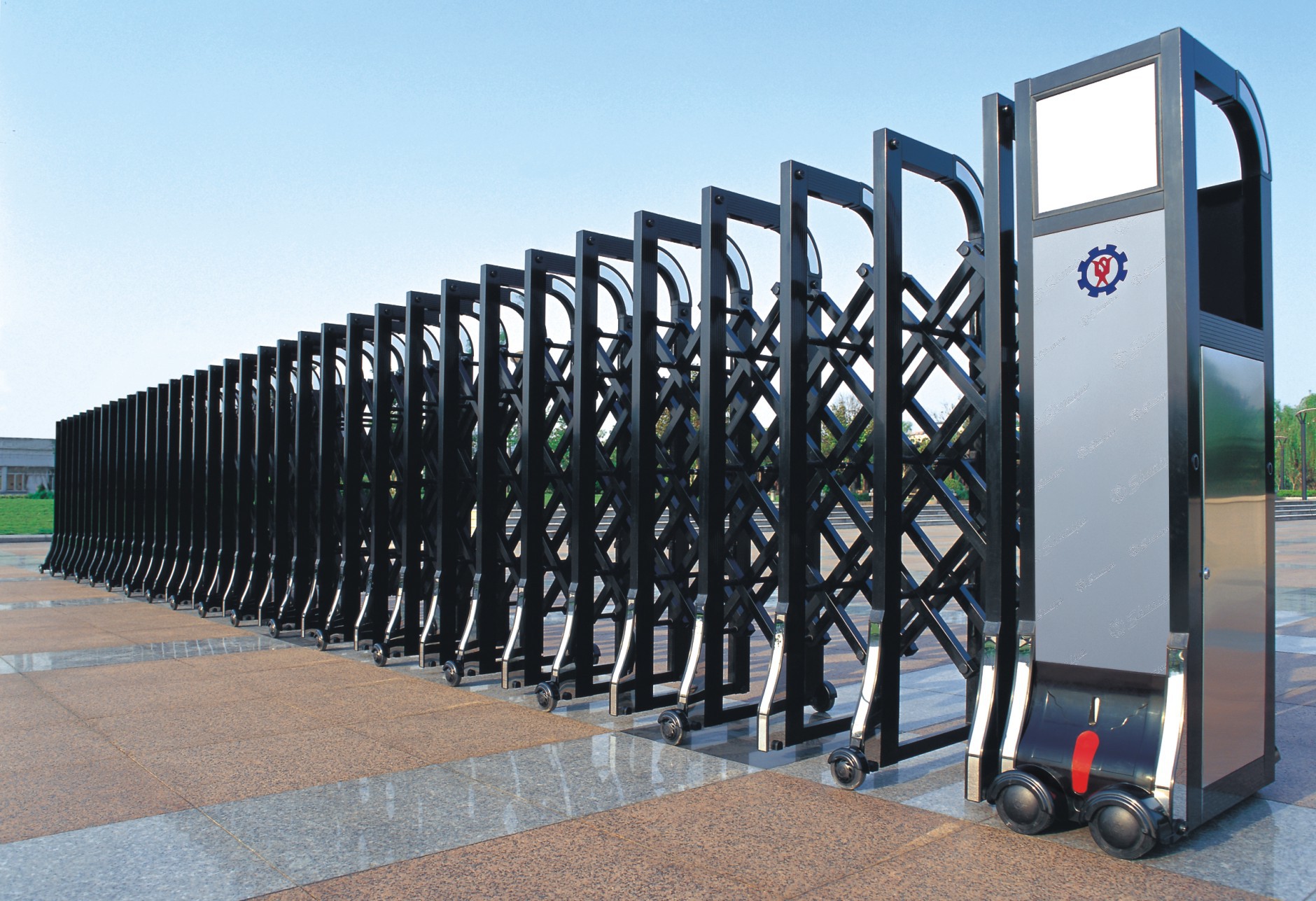 生产不锈钢电动伸缩门自动伸缩门遥控电动伸缩门