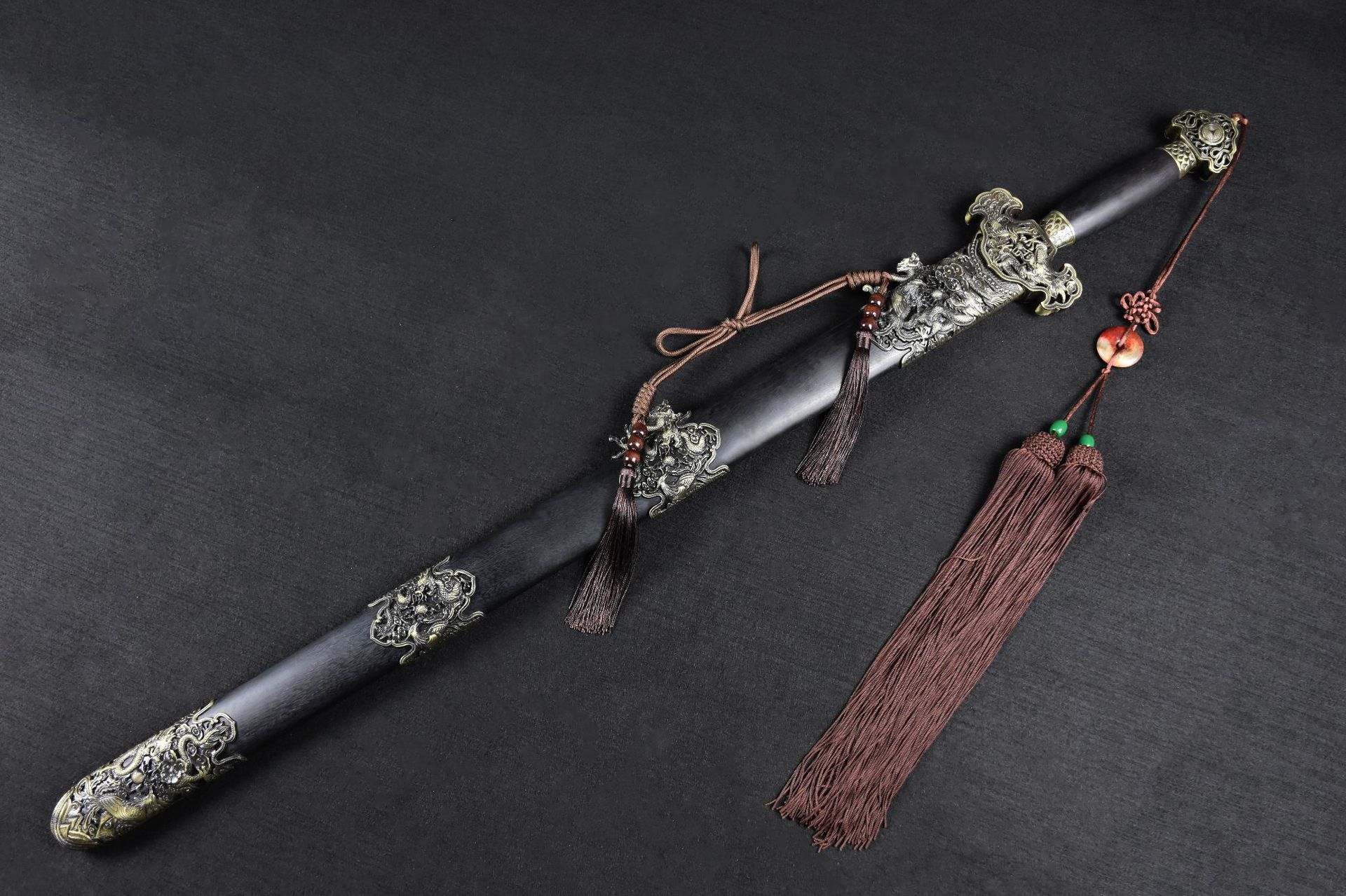 刀剑碳钢手工锻打传统宝剑复古工艺品长剑硬剑收藏未开刃