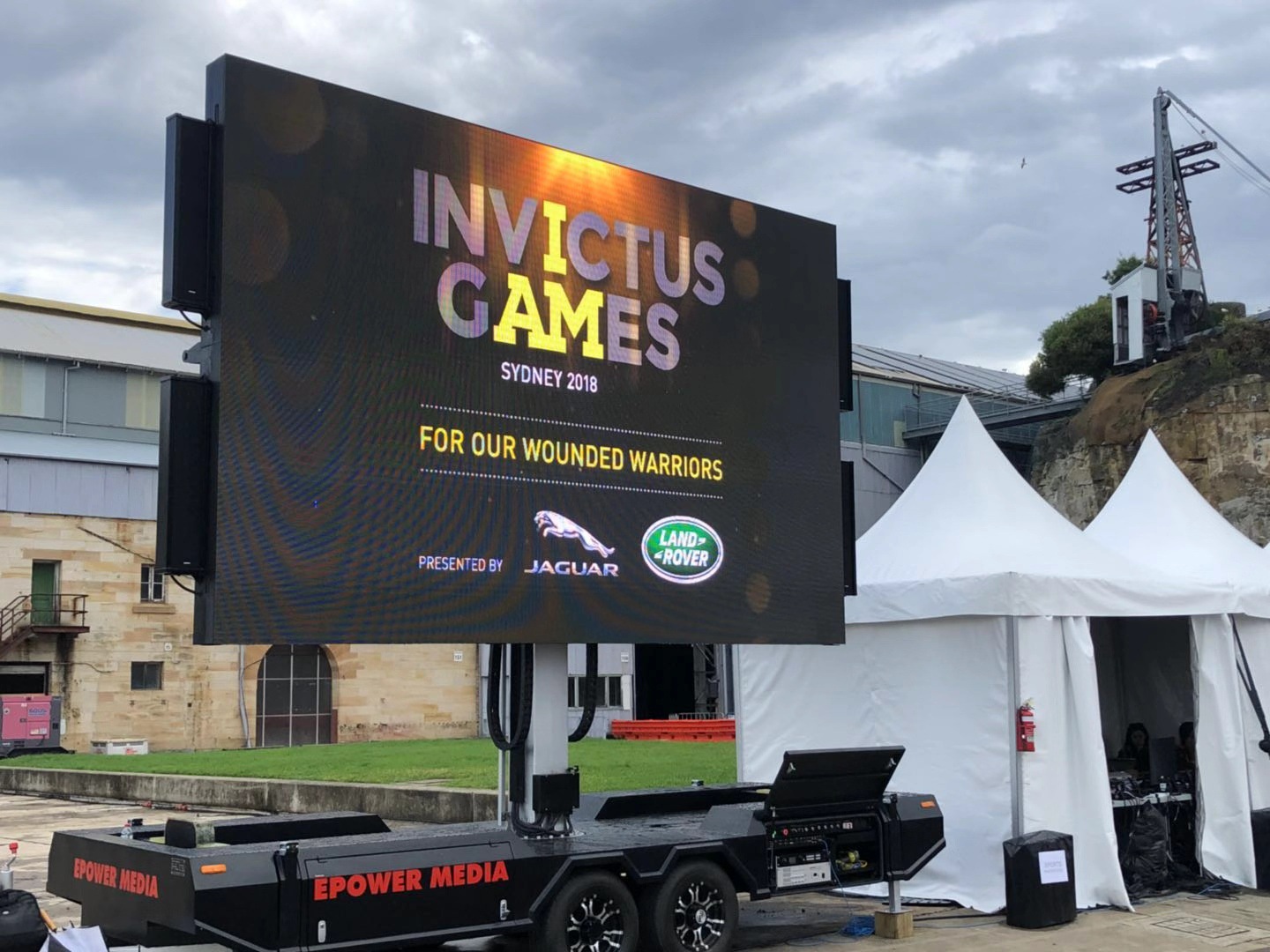 16㎡led可移动广告车 支持定制车载屏 大型户外led显示屏拖车