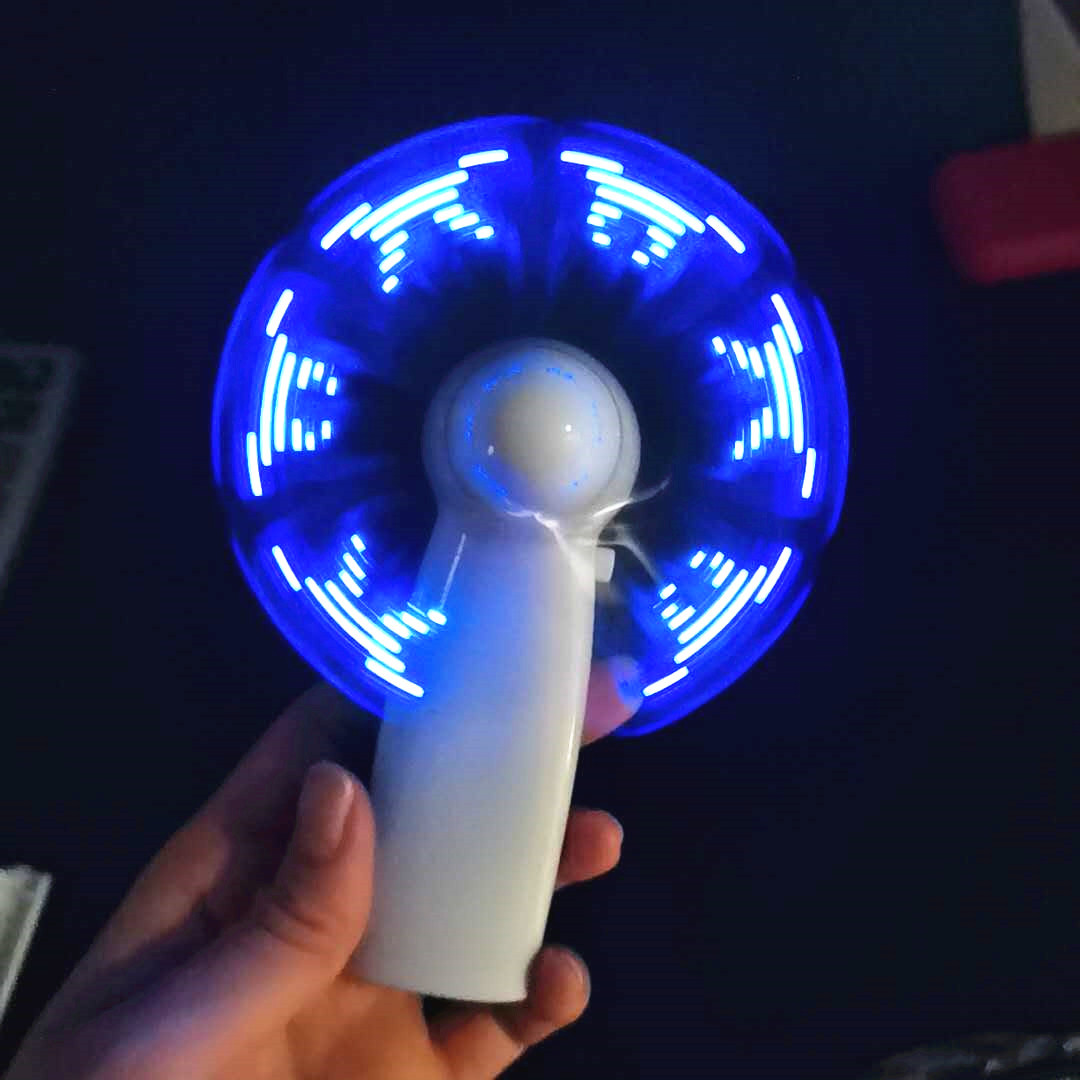 厂家直销创意手持带字闪字风扇led发光迷你小风扇印logo定制
