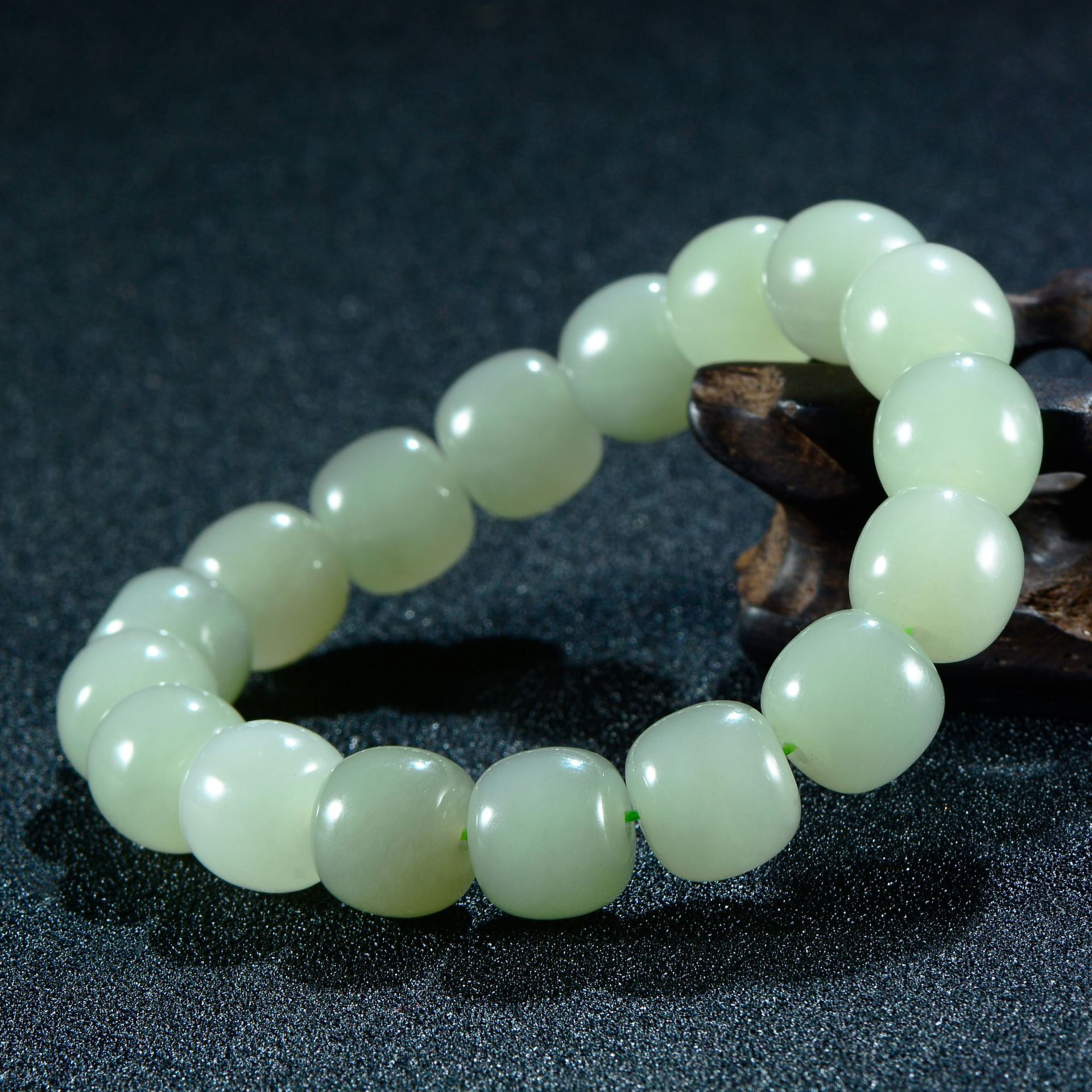 和田玉晴水绿老型珠手串 天然玉石手链男女款 玉石手钏老料油性好