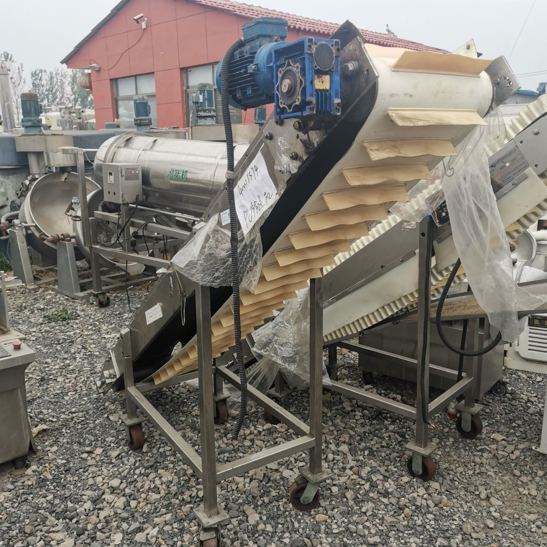 二手输送机5米不锈钢输送带传送式弓形不锈钢输送带双向输送带