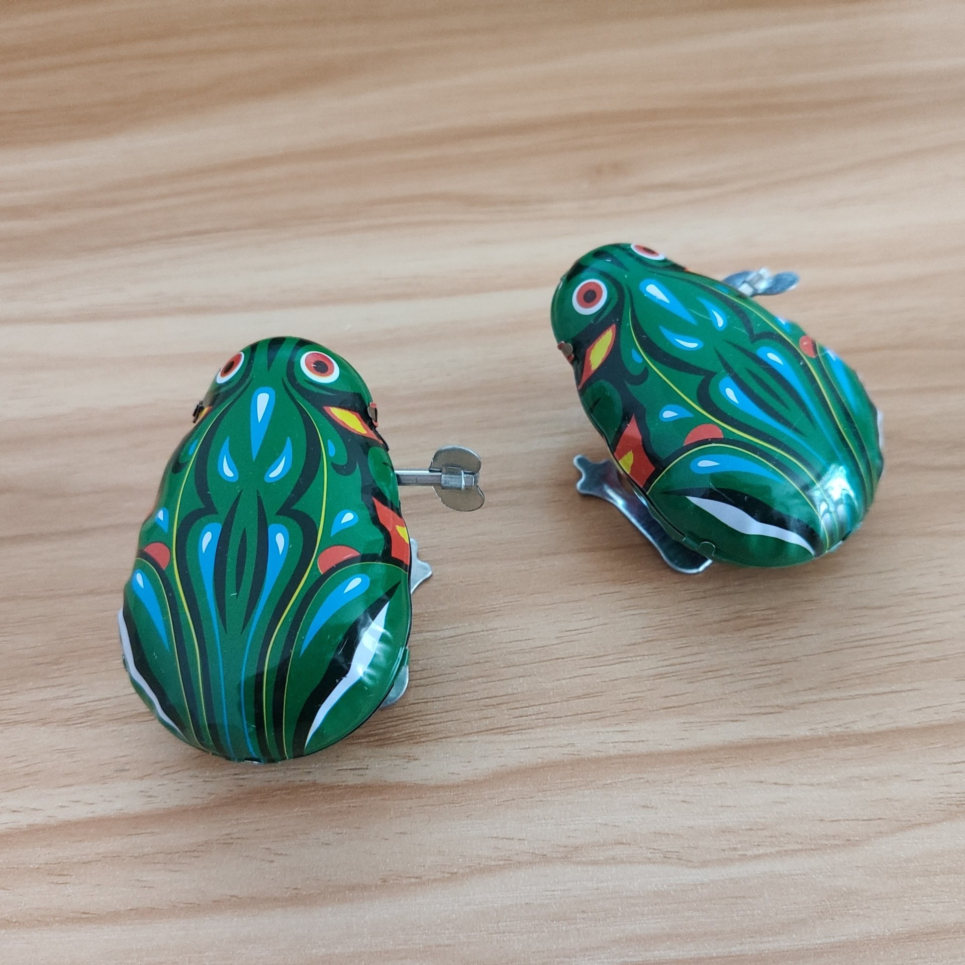 会跳的铁皮青蛙发条儿童玩具跳跳蛙80后怀旧弹跳大号青蛙