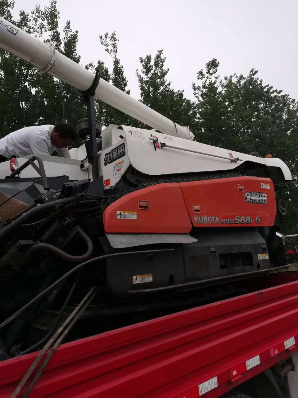 2017年久保田588ig精品水稻联合谷物收获机