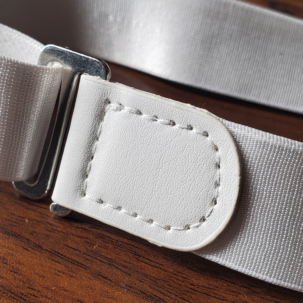 亚马逊wish白色衬衫防滑夹防皱绑带礼盒包装成人男女通用厂家直销