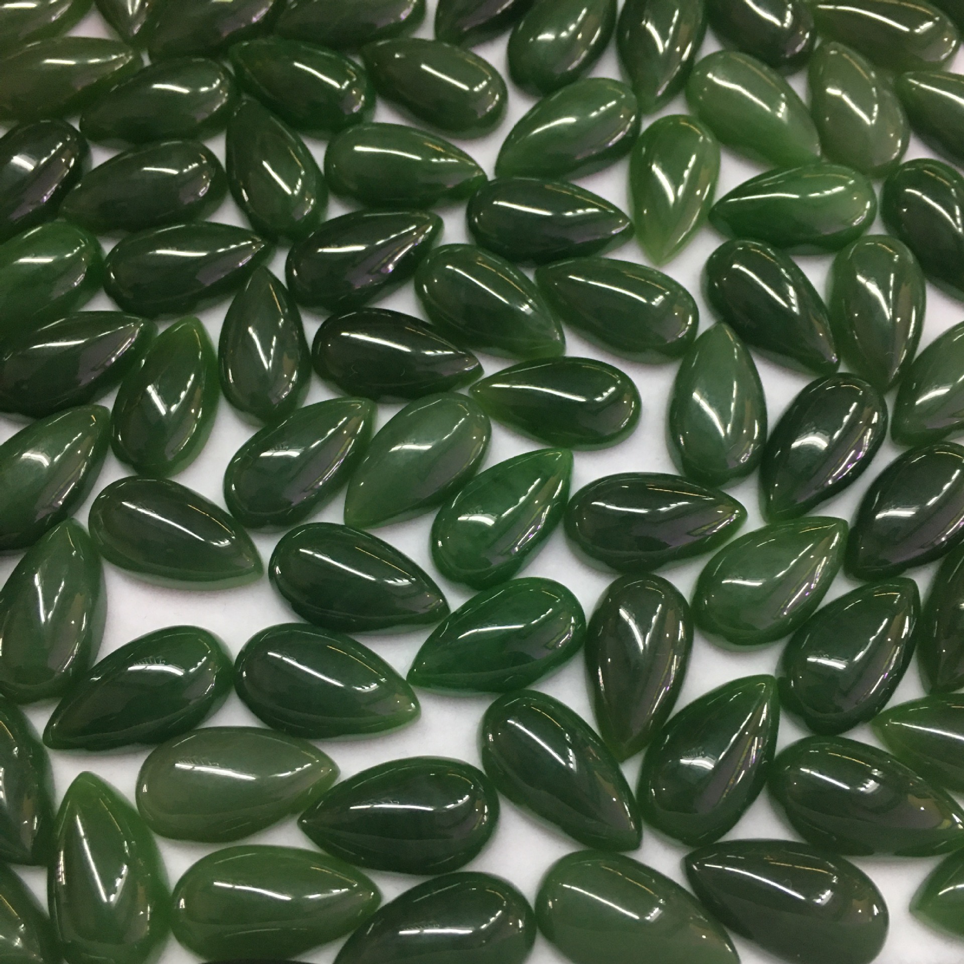 工厂直销批发天然和田玉碧玉水滴裸石吊坠料细温润肉质细腻无黑点