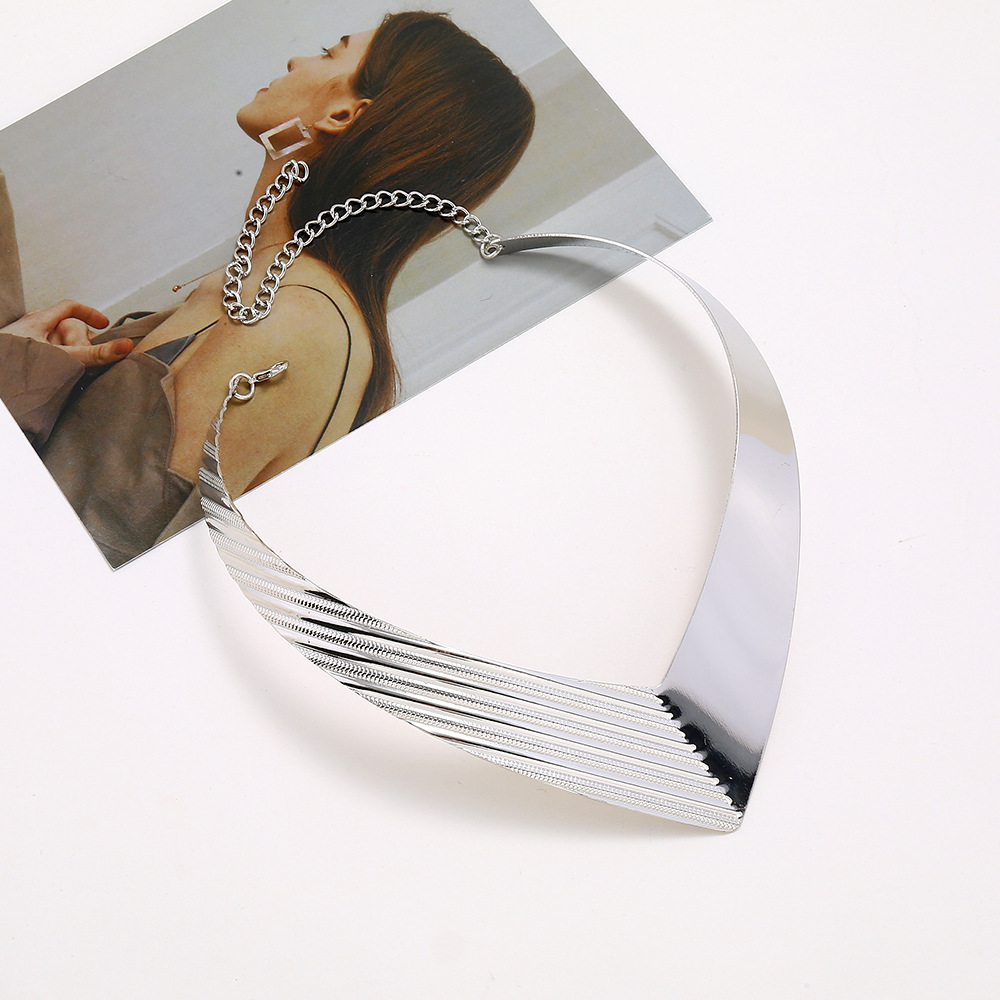 金属项圈 欧美夸张大牌光面花纹质感项v圈假领子女项链 跨境饰品