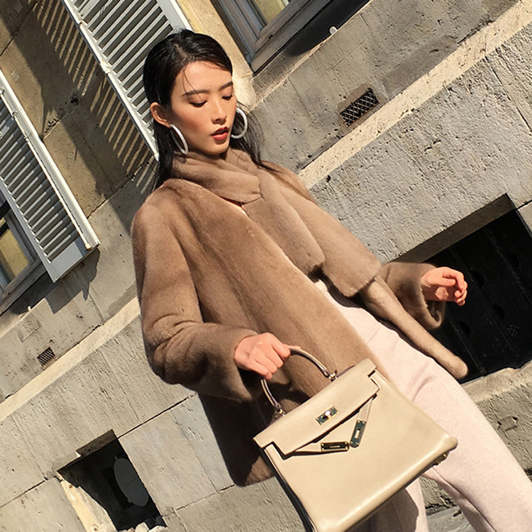 现货2020冬季新款水貂皮草外套v领女装轻奢貂皮大衣天鹅绒 配围巾