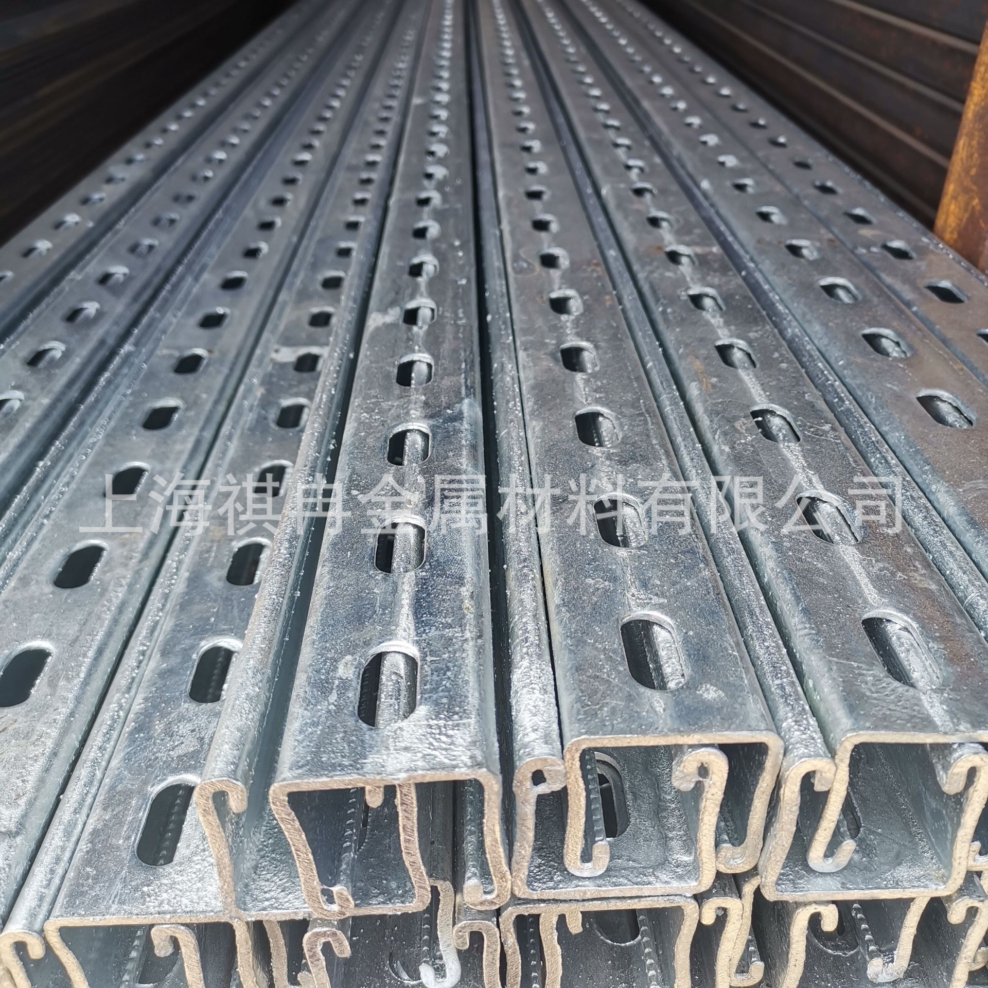 供应41*41 41*21冲孔c型钢 光伏支架 现货