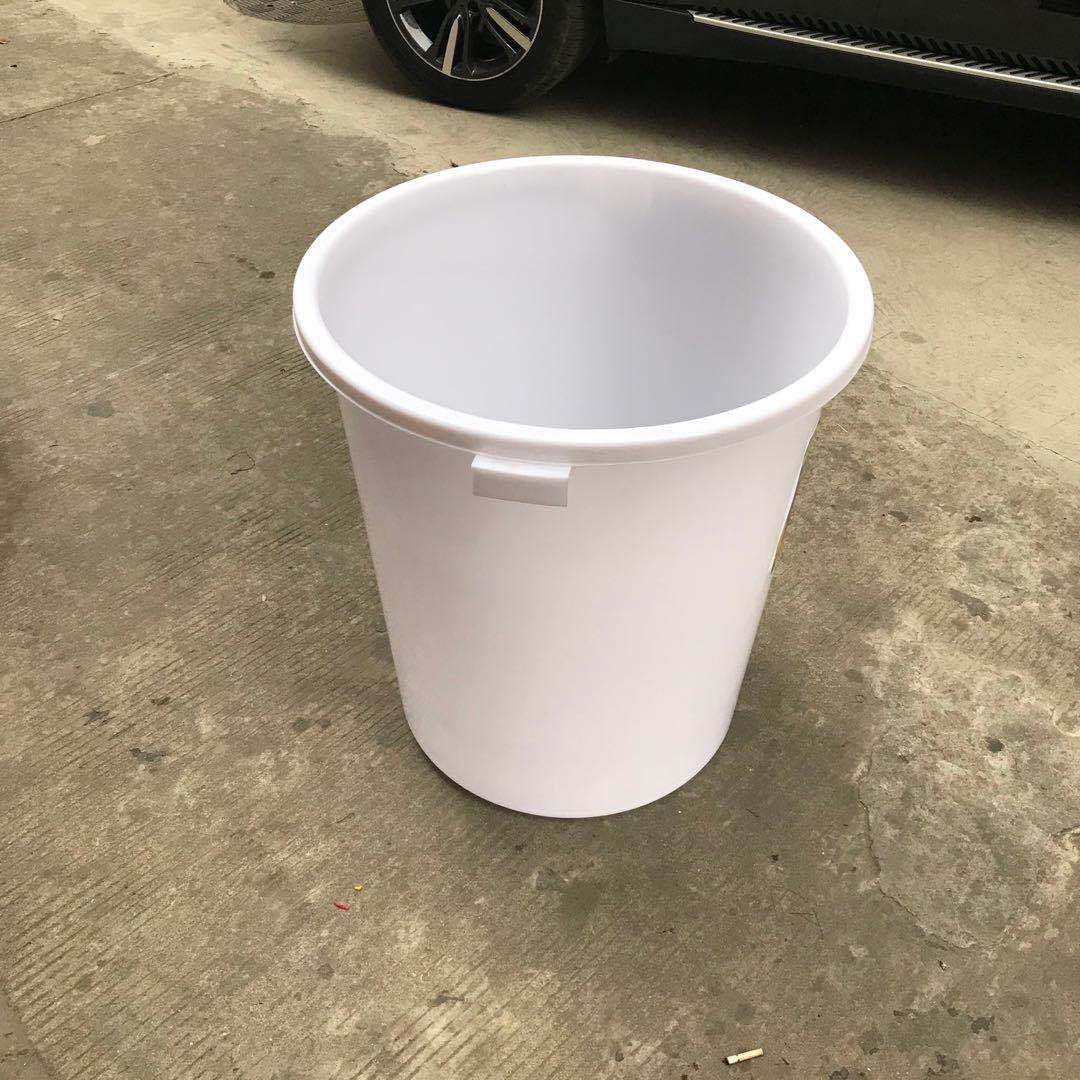 批发带盖塑料大白桶100升家用储水圆桶塑胶储物桶 加厚环卫垃圾桶