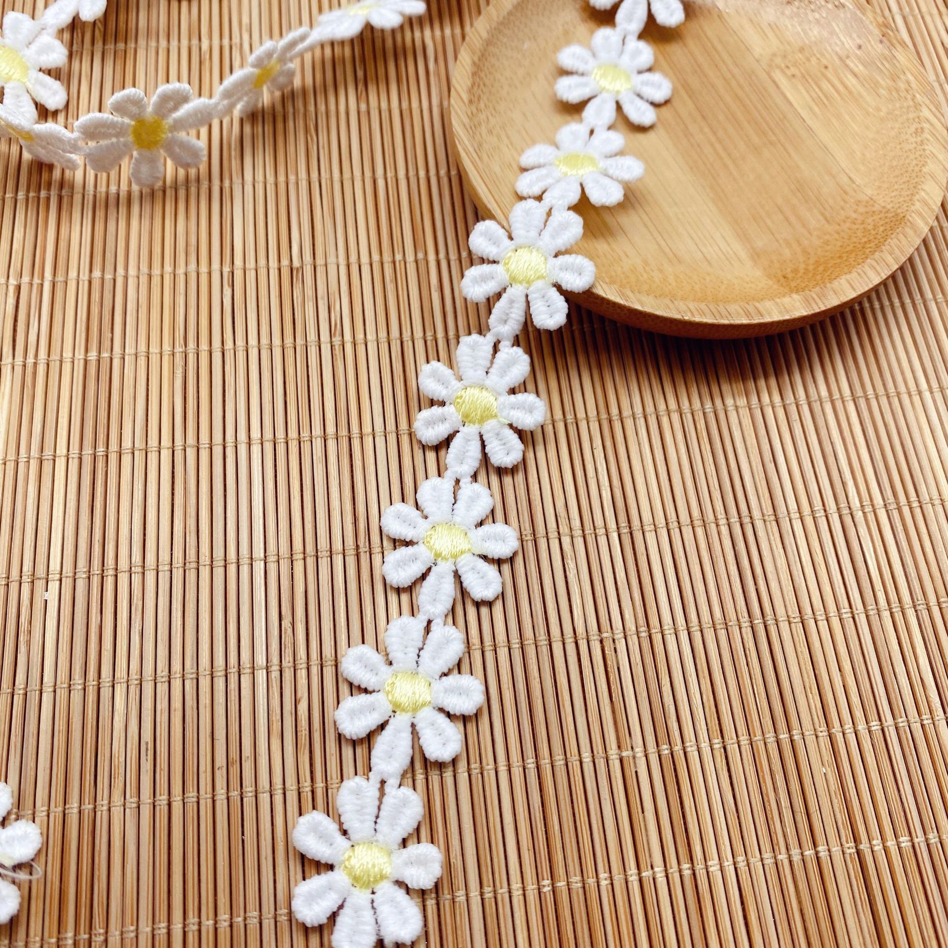 小雏菊花边 牛奶丝花边 娃衣辅料涤纶小花朵条码服装辅料蕾丝绣花