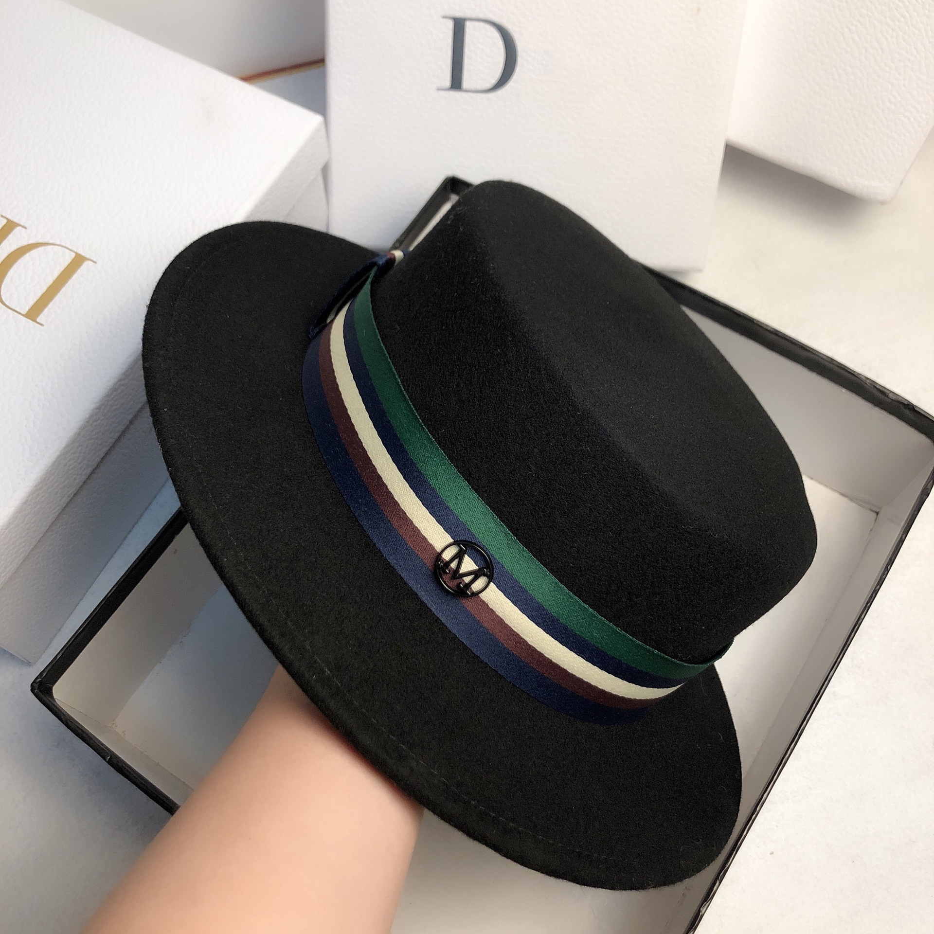 新款明星同款大牌平顶礼帽秋冬羊毛法式简约条纹带男女百搭爵士帽