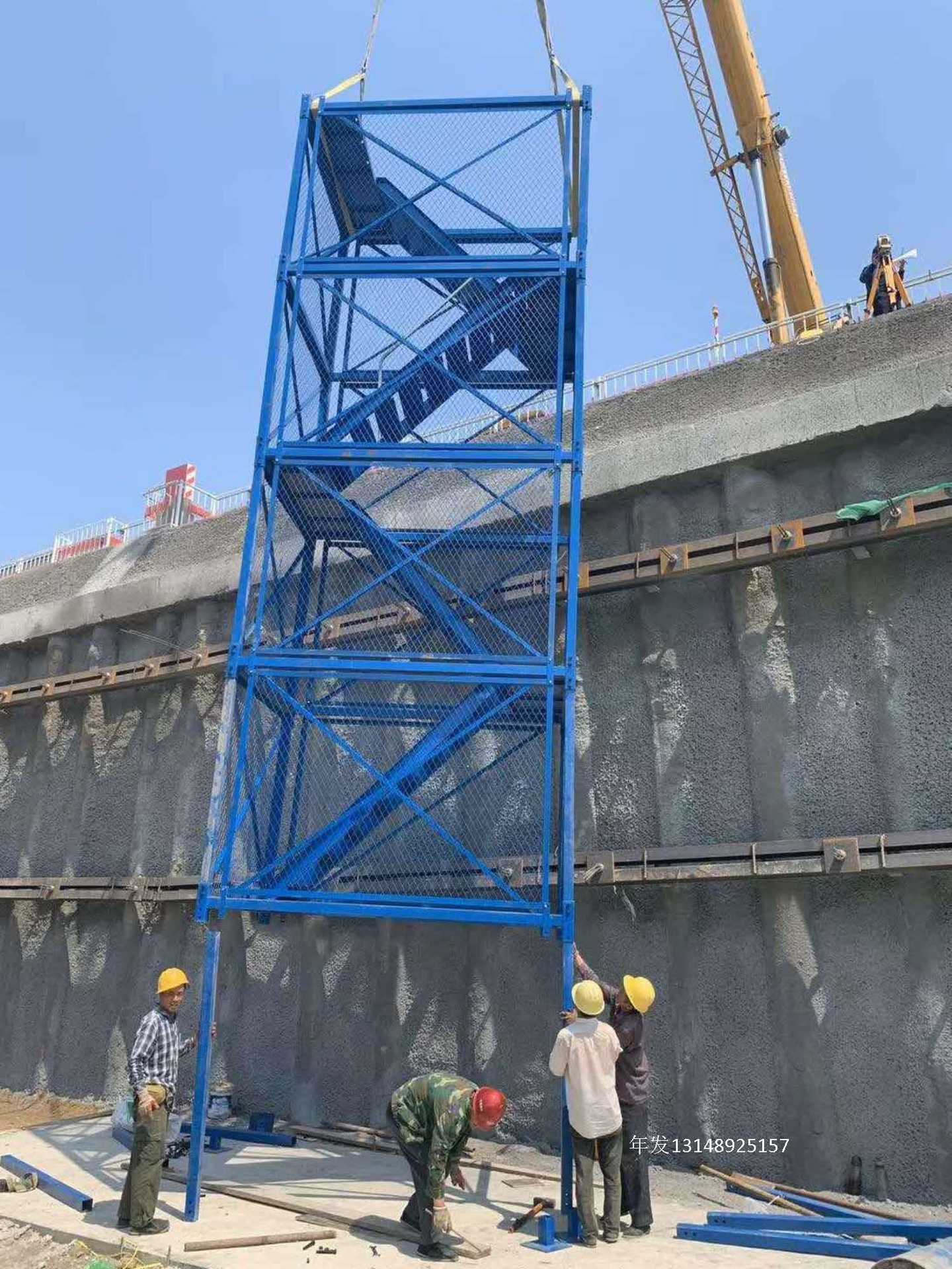 深基坑梯笼 桥梁施工安全梯笼 组合框架式安全爬梯 安全梯笼现货
