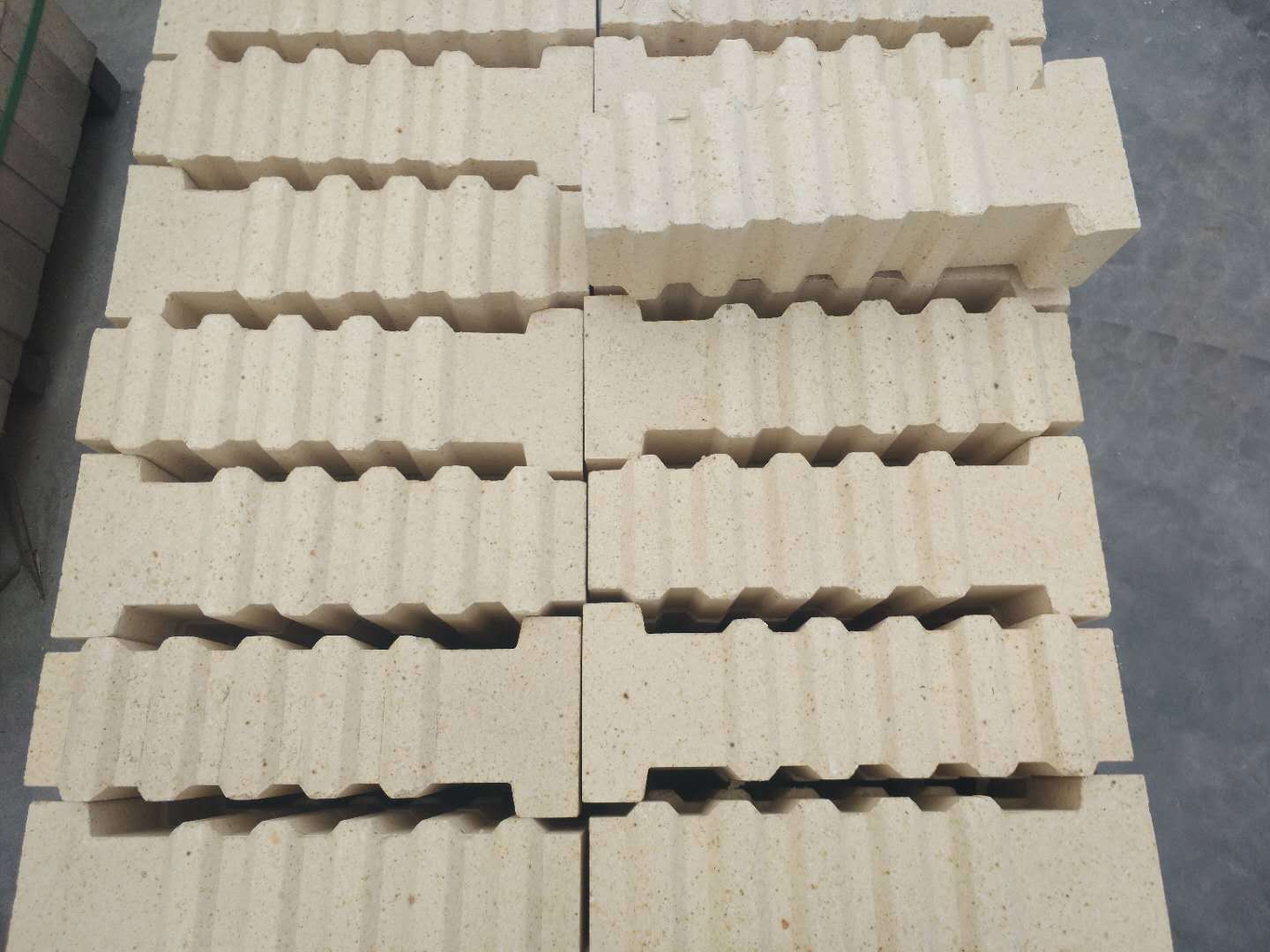 耐火吊挂砖锚固砖高铝吊挂砖炉顶吊挂砖炉壁吊挂砖高铝砖