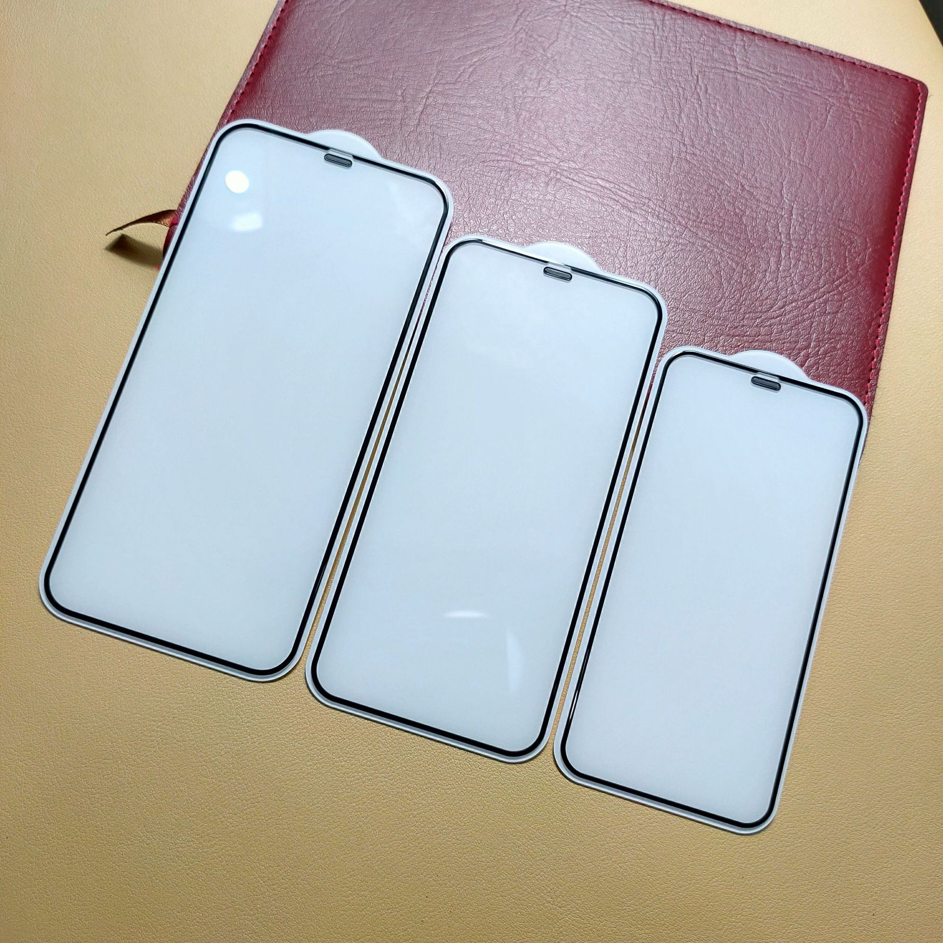 适用iphone13/13pro二强 钢化膜 防尘 苹果13mini满版玻璃贴 电镀