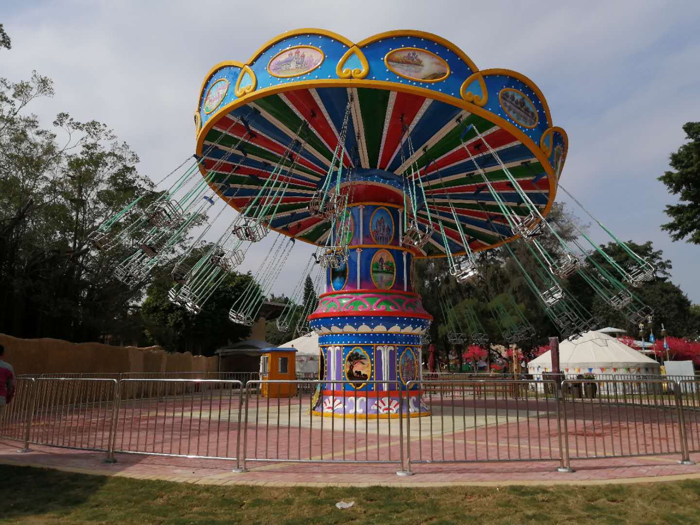 厂家供应户外大型旋转摇头飞椅成人旋转摇摆飞椅36座飞椅游乐设备