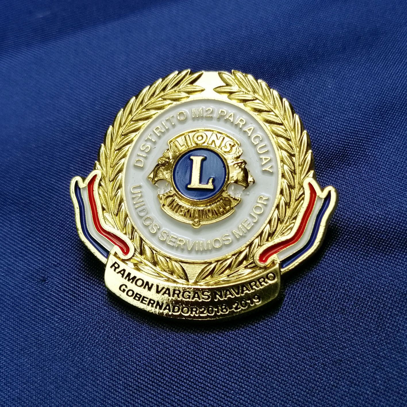 徽章定制金属不锈铁冲压logo校徽徽章浮雕五金珐琅烤漆纪念币定制