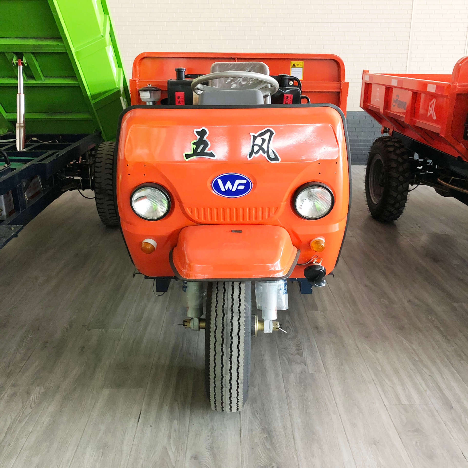 农用自卸柴油三轮货车家用小型燃油载重王时风建筑工程翻斗三马子