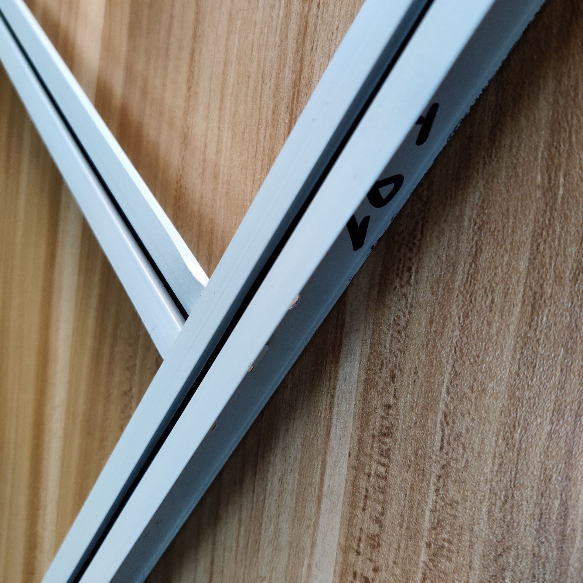 临沂石膏天花洁面板吊顶28 32mm铝插接龙骨烤漆龙骨厂家发货及时