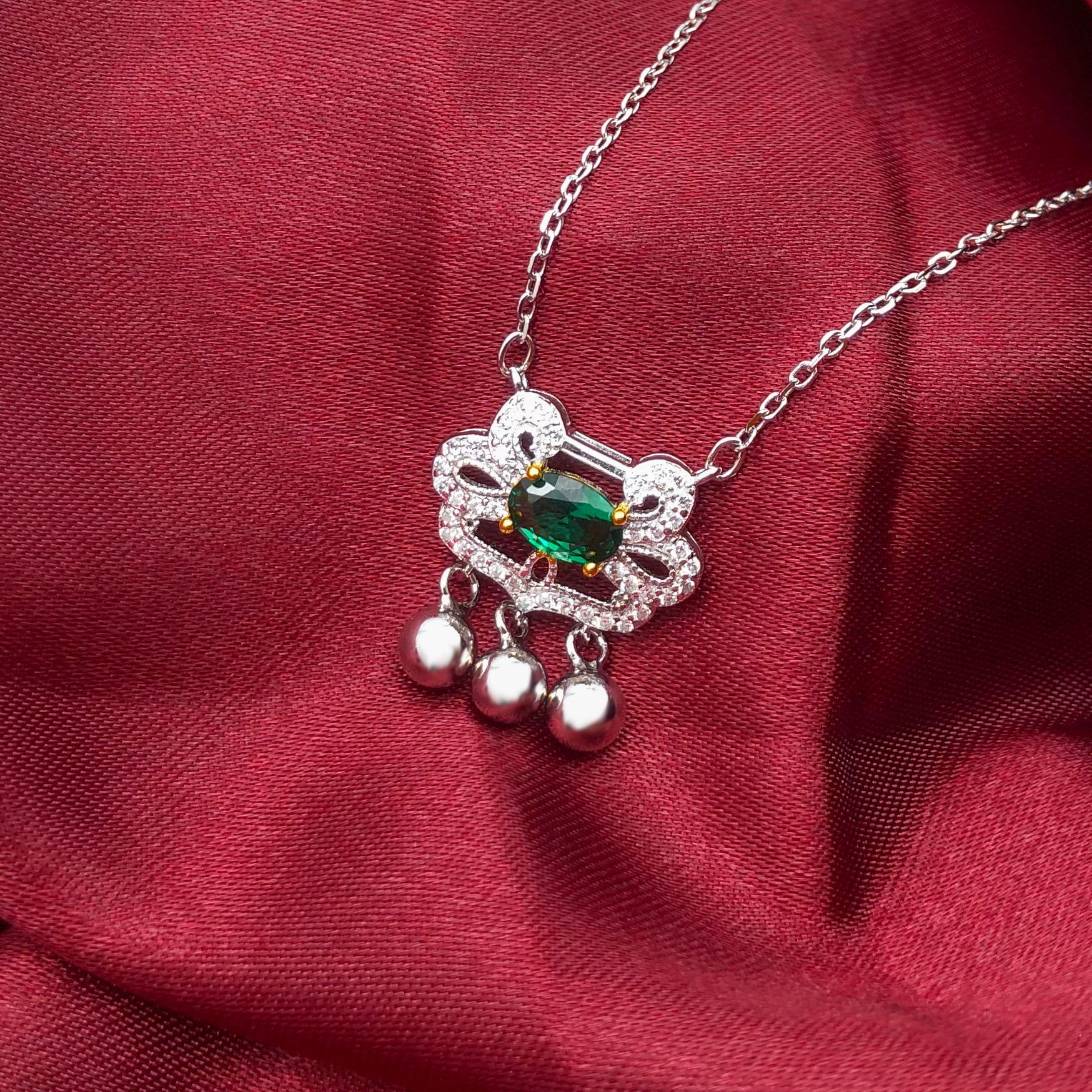 祖母绿满钻锁骨链饰品 镶嵌平安锁设计感吊坠s925银个性项链女款