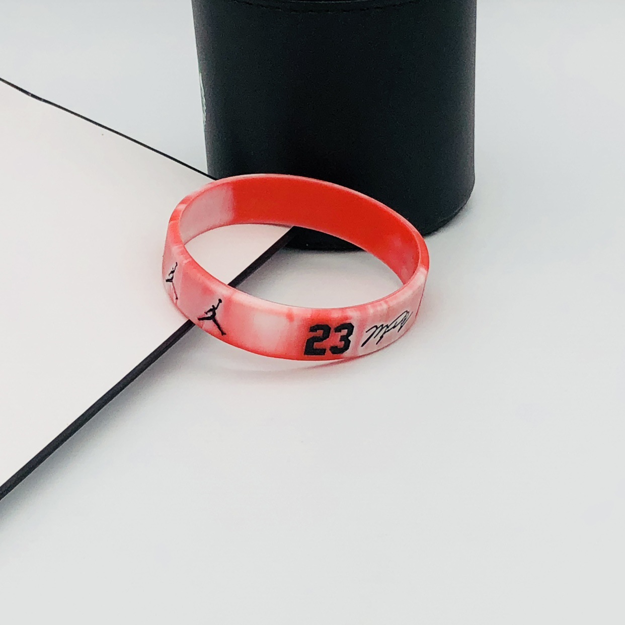 地摊新风潮运动手环硅胶夜光手腕带男nba球星飞人乔丹大小号