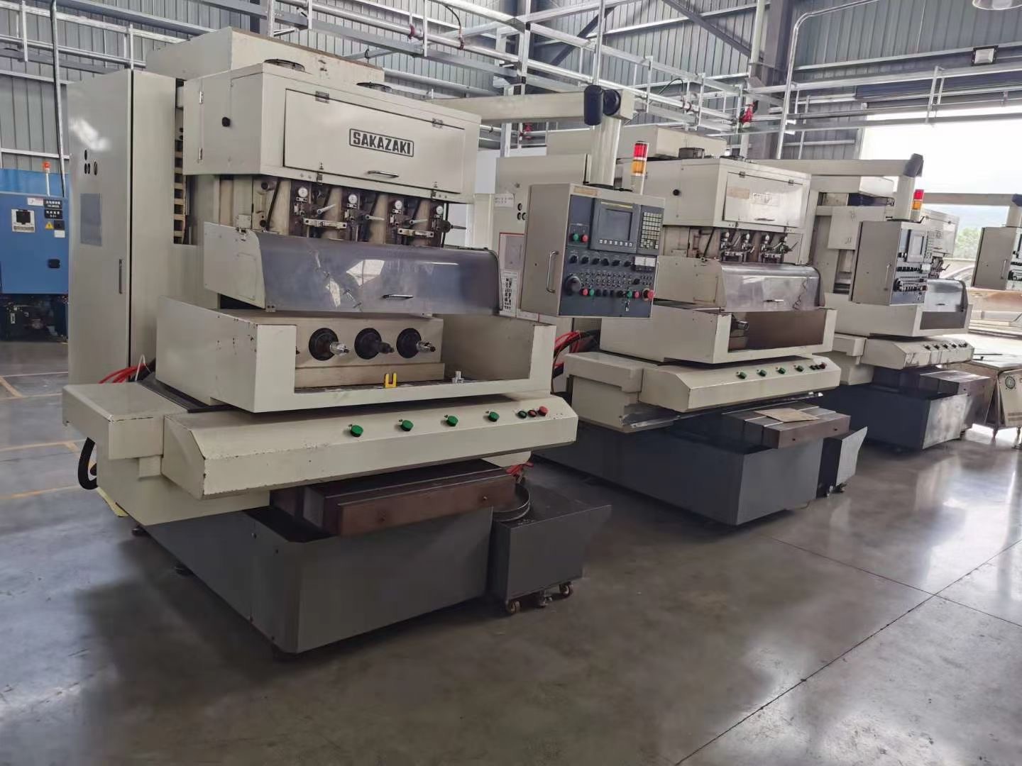 出售三台日本板崎sakazaki数控多主轴铣床进口二手数控铣床