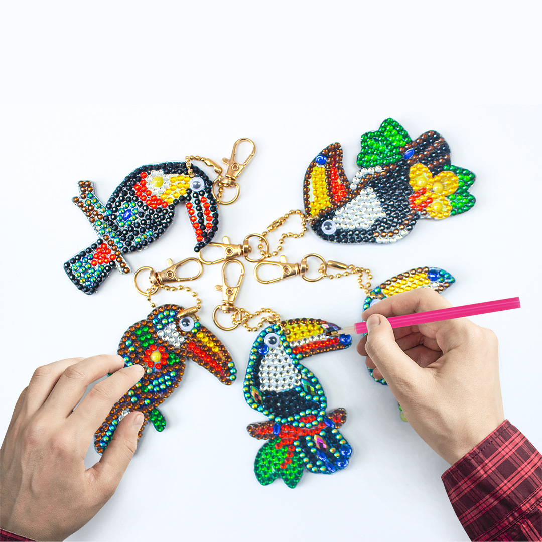 亚克力钥匙扣diy钻石画套件包包挂饰卡通五彩鹦鹉