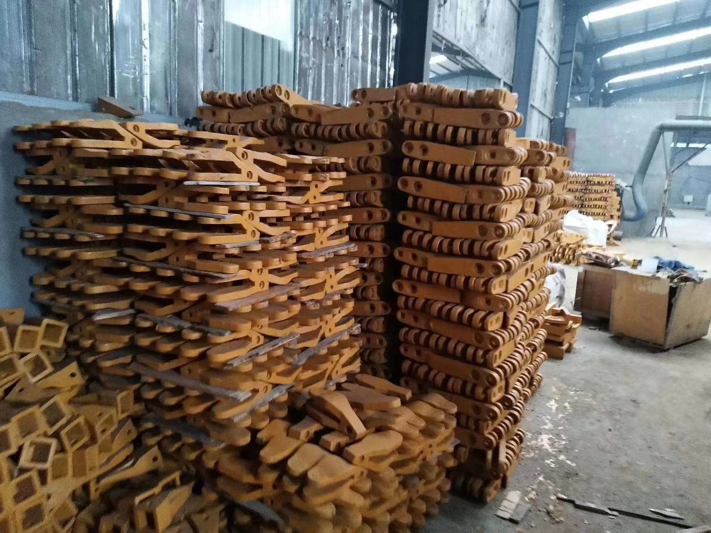 现货供应柳工853 888 836装载机耐磨中齿 边齿 齿套 齿根 斗齿