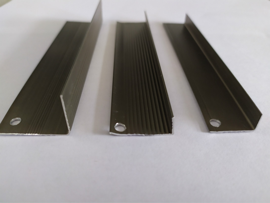 复合木地板收边条柜子隔断楼梯七字扣条佛山批发铝合