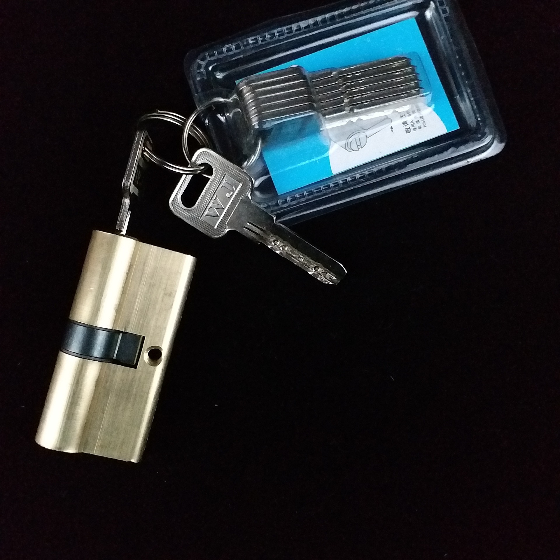 0成交69套相似金色镍拉丝黄古铜色小70铝铜锁芯 电脑3把铜钥匙实心