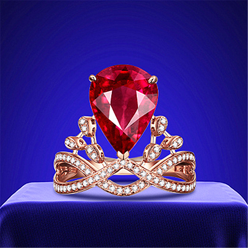 金嘉华为爱加冕皇冠戒指5克拉鸽血红碧玺戒指镀18k玫瑰金钻石戒指