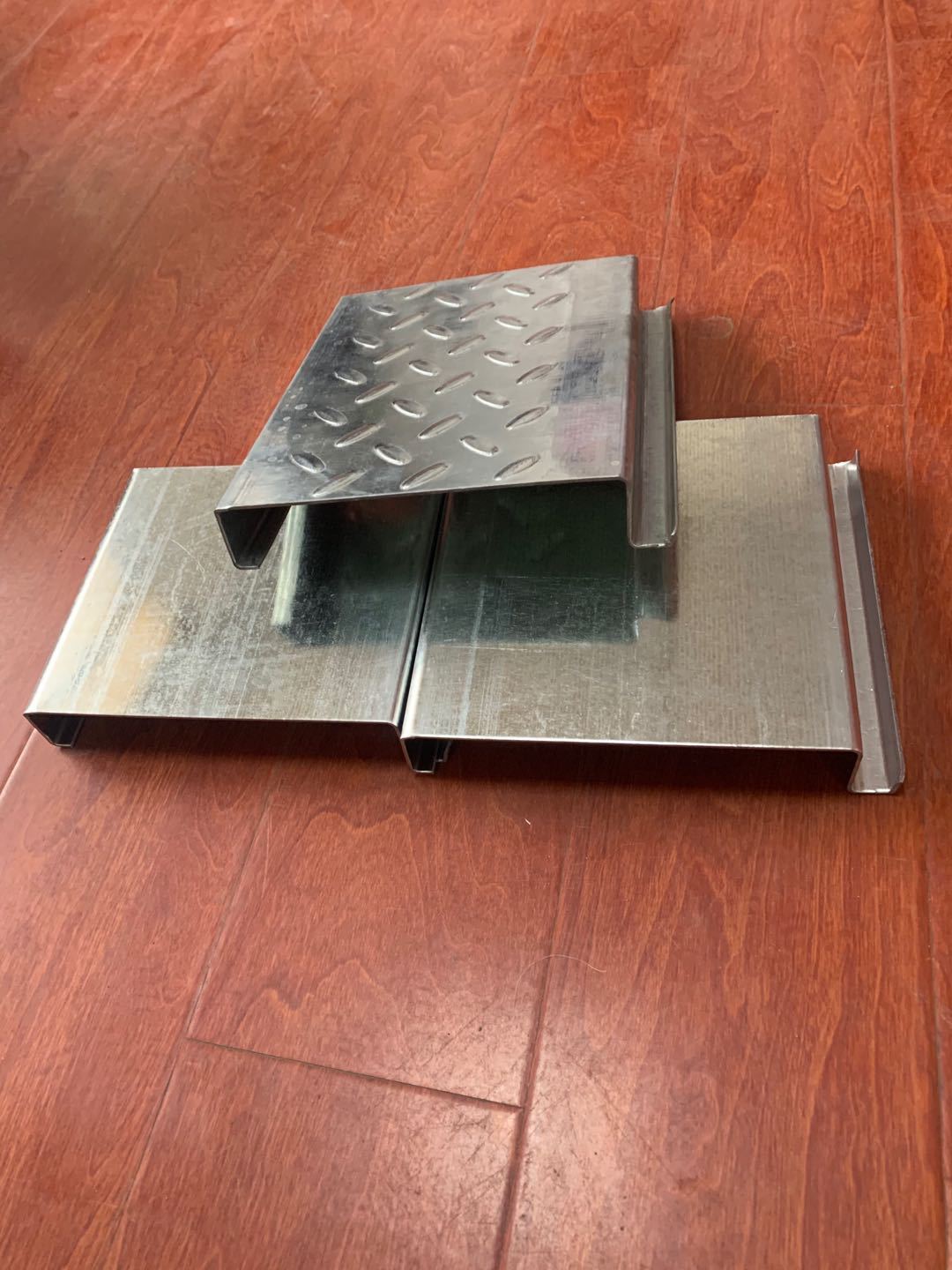 灵耀楼承板 花纹镀锌桁架楼层板510 600 型号齐支持定制 价格优