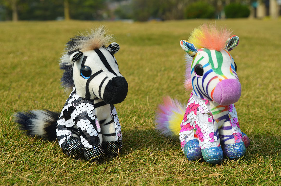 亮片斑马纹毛绒玩具公仔潮流抓机娃娃背包骑行服装钥匙圈扣挂件