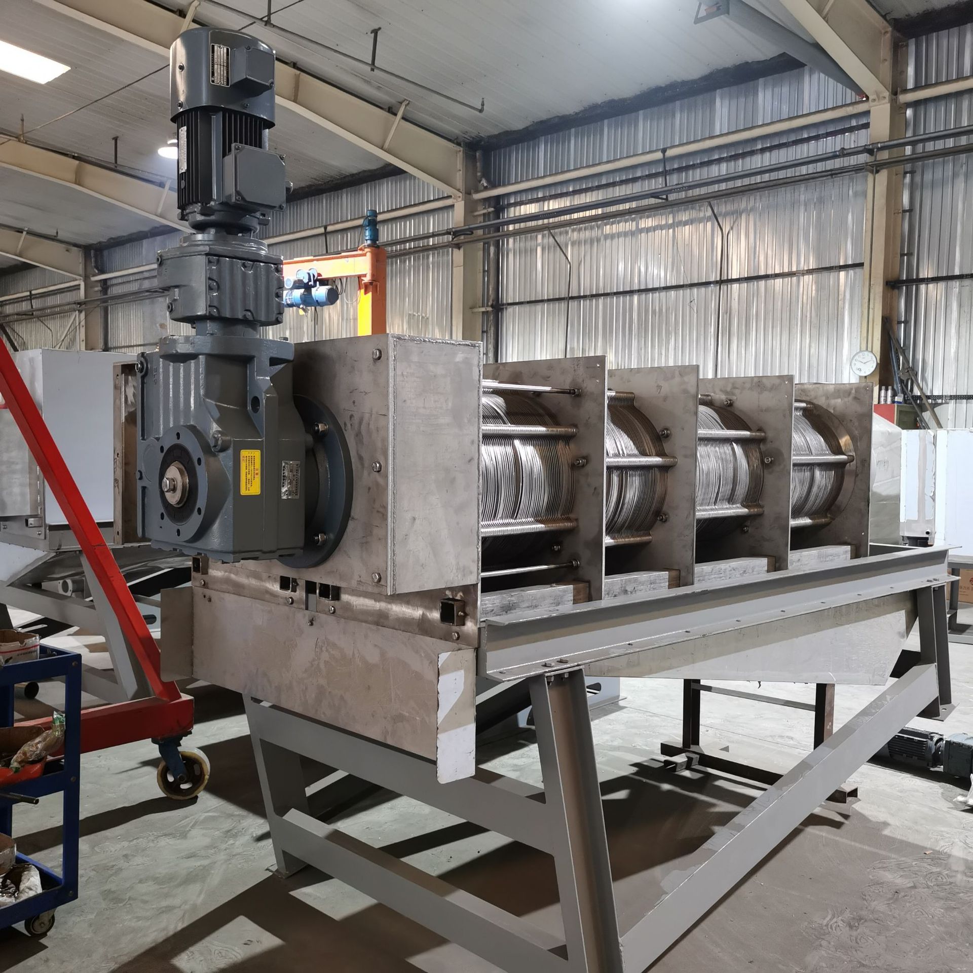 叠螺脱泥机 全自动封闭式脱水机 小型叠螺污泥脱水机