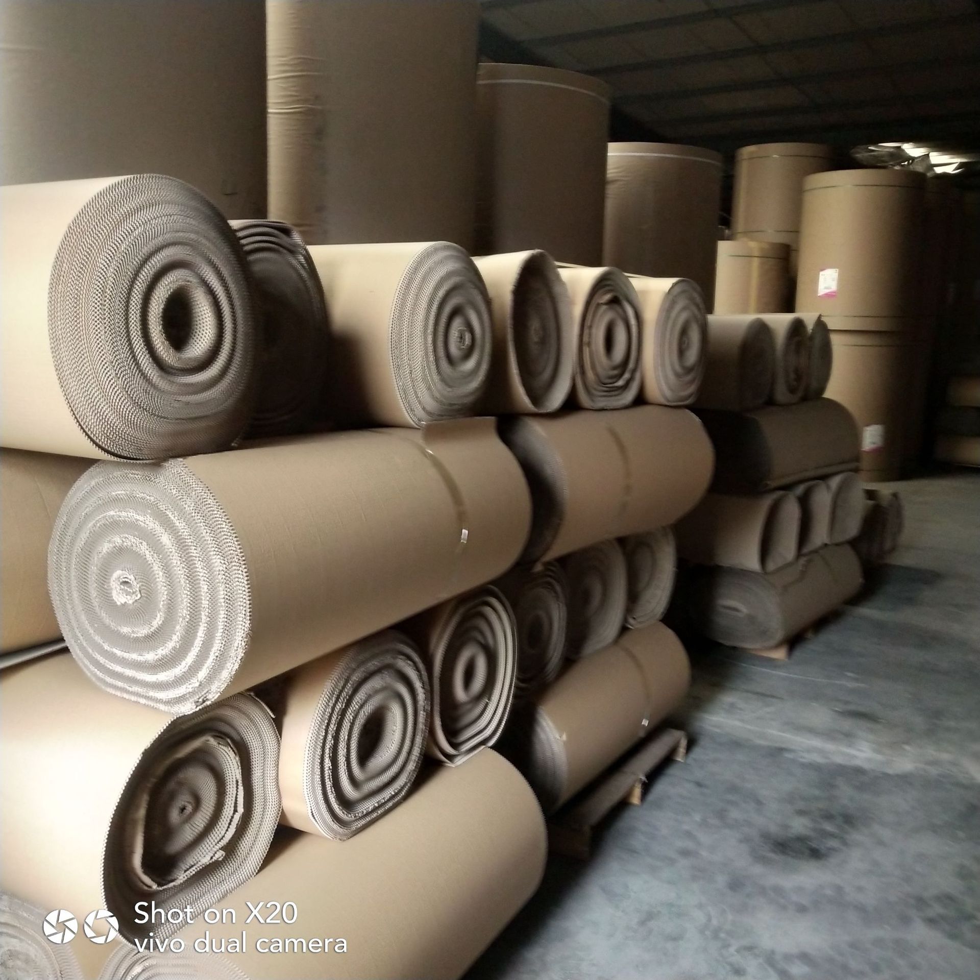 2米瓦楞纸皮包装纸皮打包纸皮纸板卷卷纸家具保护50米