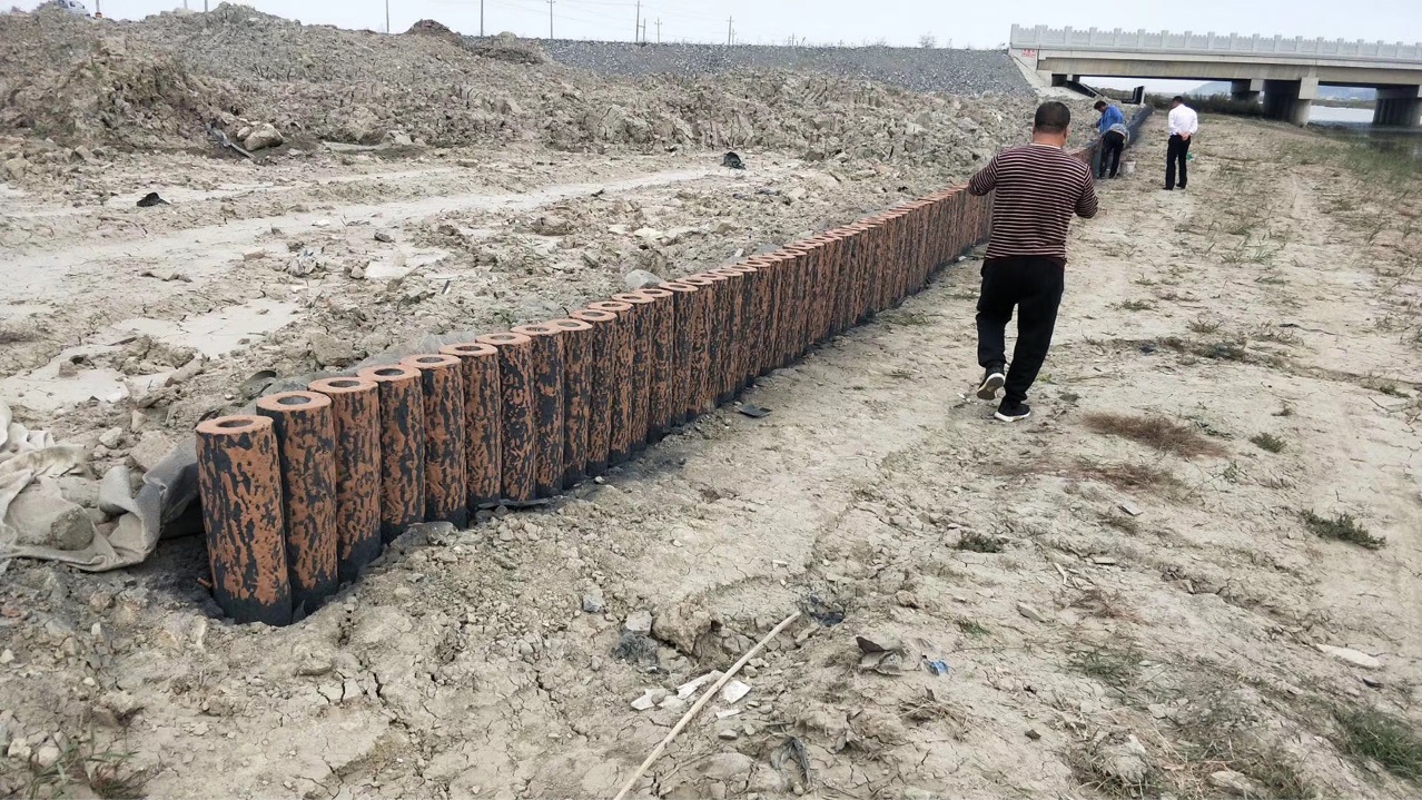 广东厂家直销空心仿木桩混泥土仿木桩高强度仿木桩空心仿木桩实心