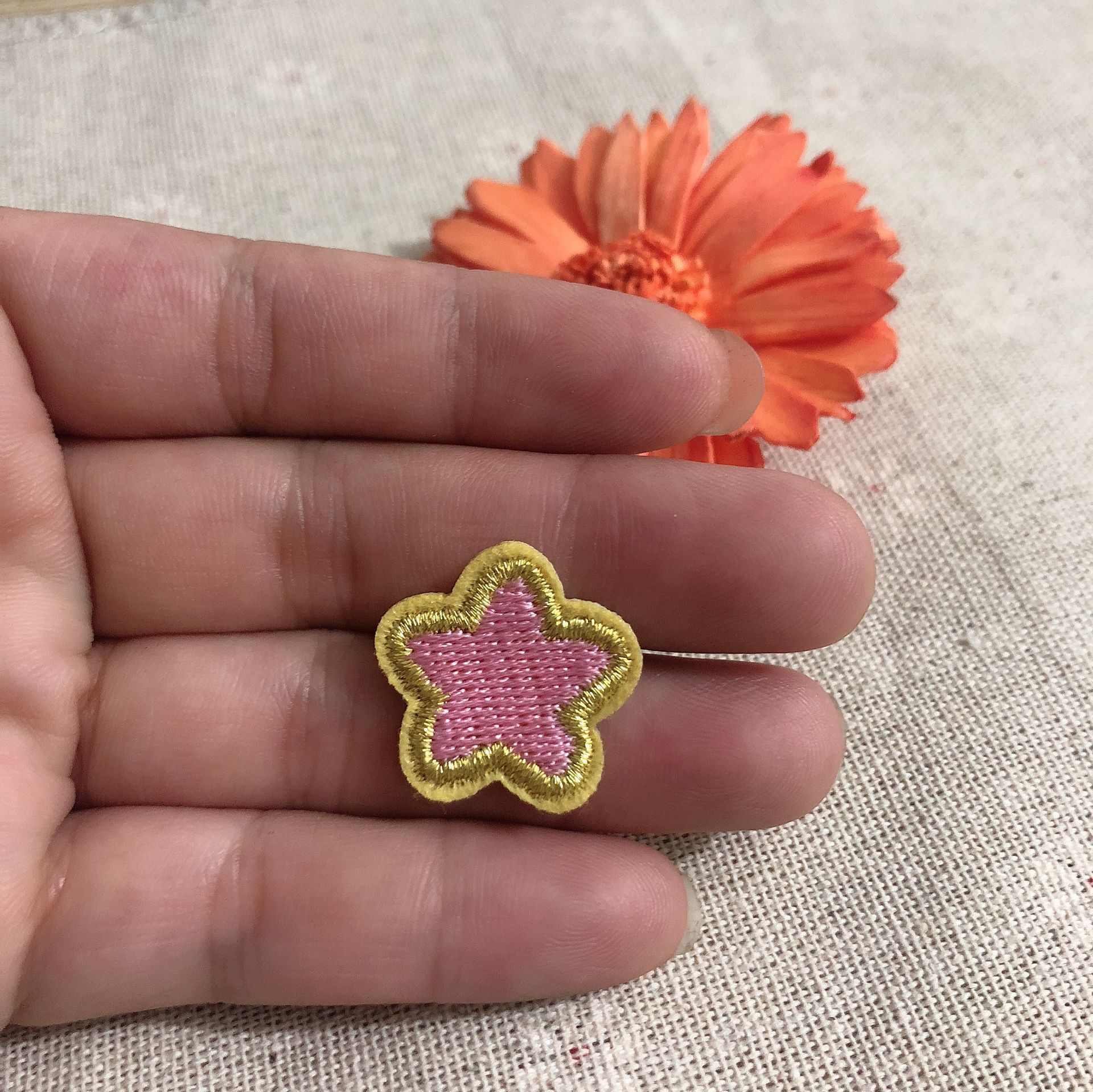 新品 可爱卡通满绣五角星多色组合 儿童衣服补丁装饰diy电脑刺绣