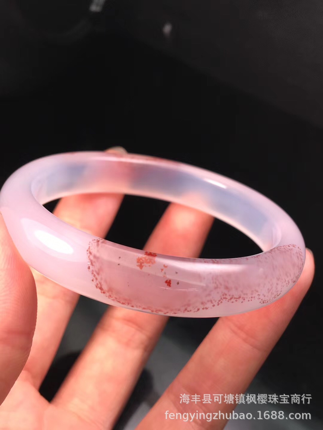 南红荔枝冻手镯特色飘花干净无杂裂 南红手镯女款首饰品时尚百搭