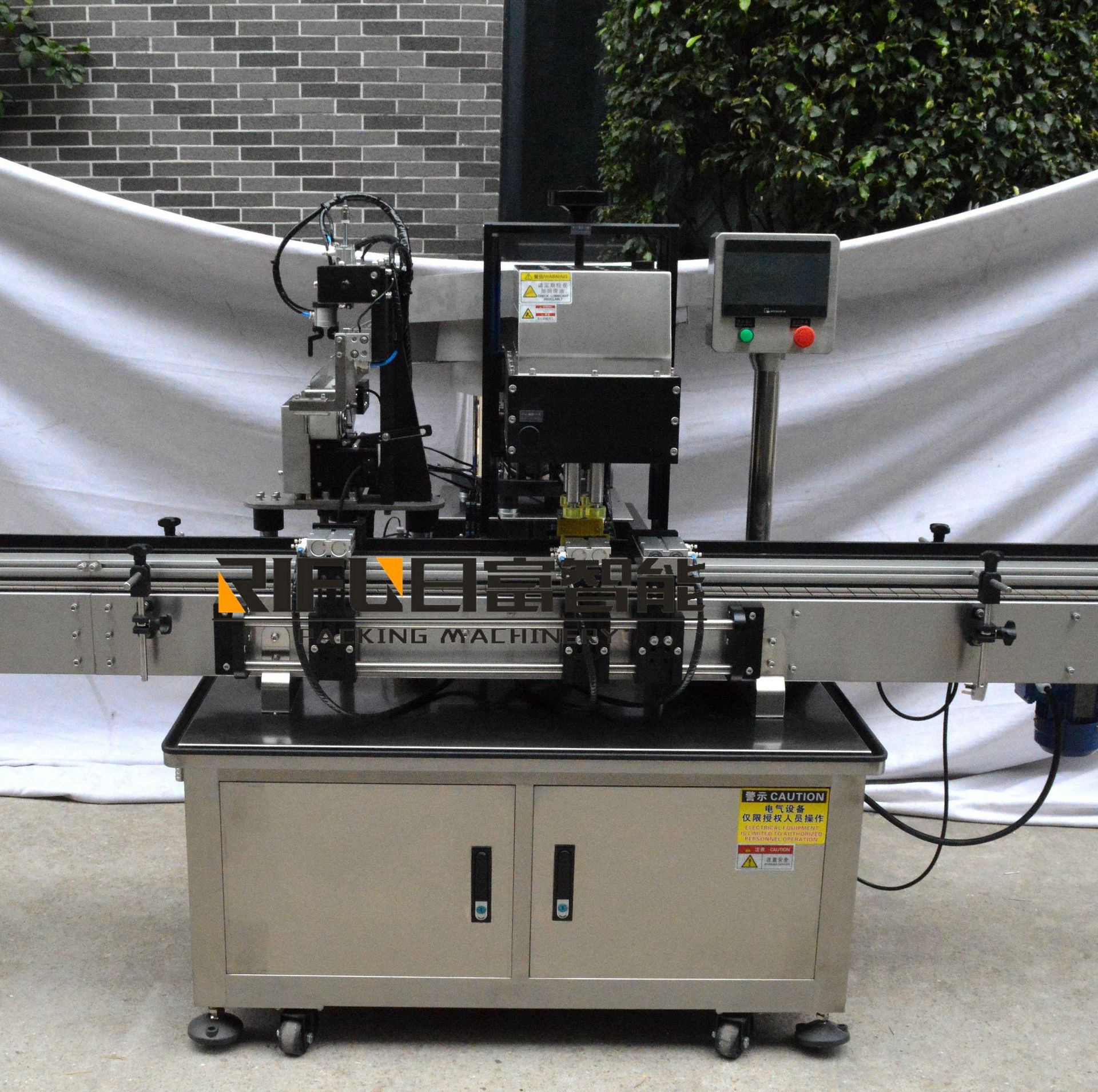 全自动机械手上盖旋盖机 塑料瓶拧盖机 洗衣液瓶泵头盖旋盖机械