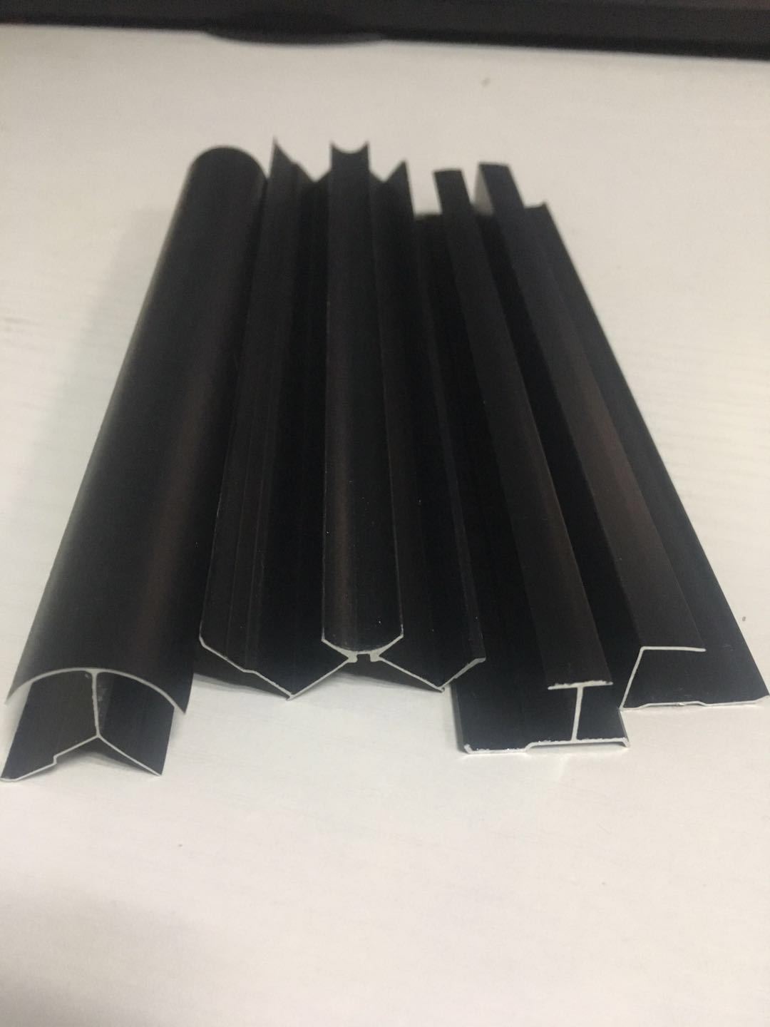 黑色铝合金集成墙板装饰线条厂家护墙板阳角阴角工字收口金属装饰