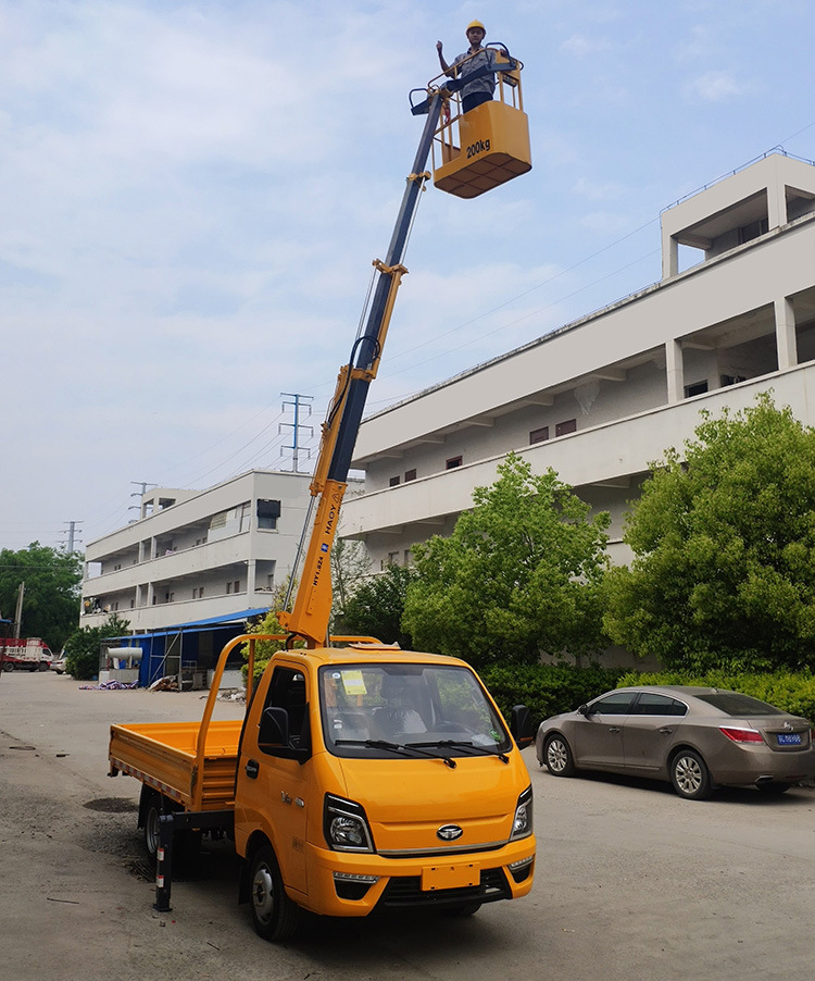 小型吊装运1.8吨起重机 国六蓝牌微卡车载式折臂液压小吊机
